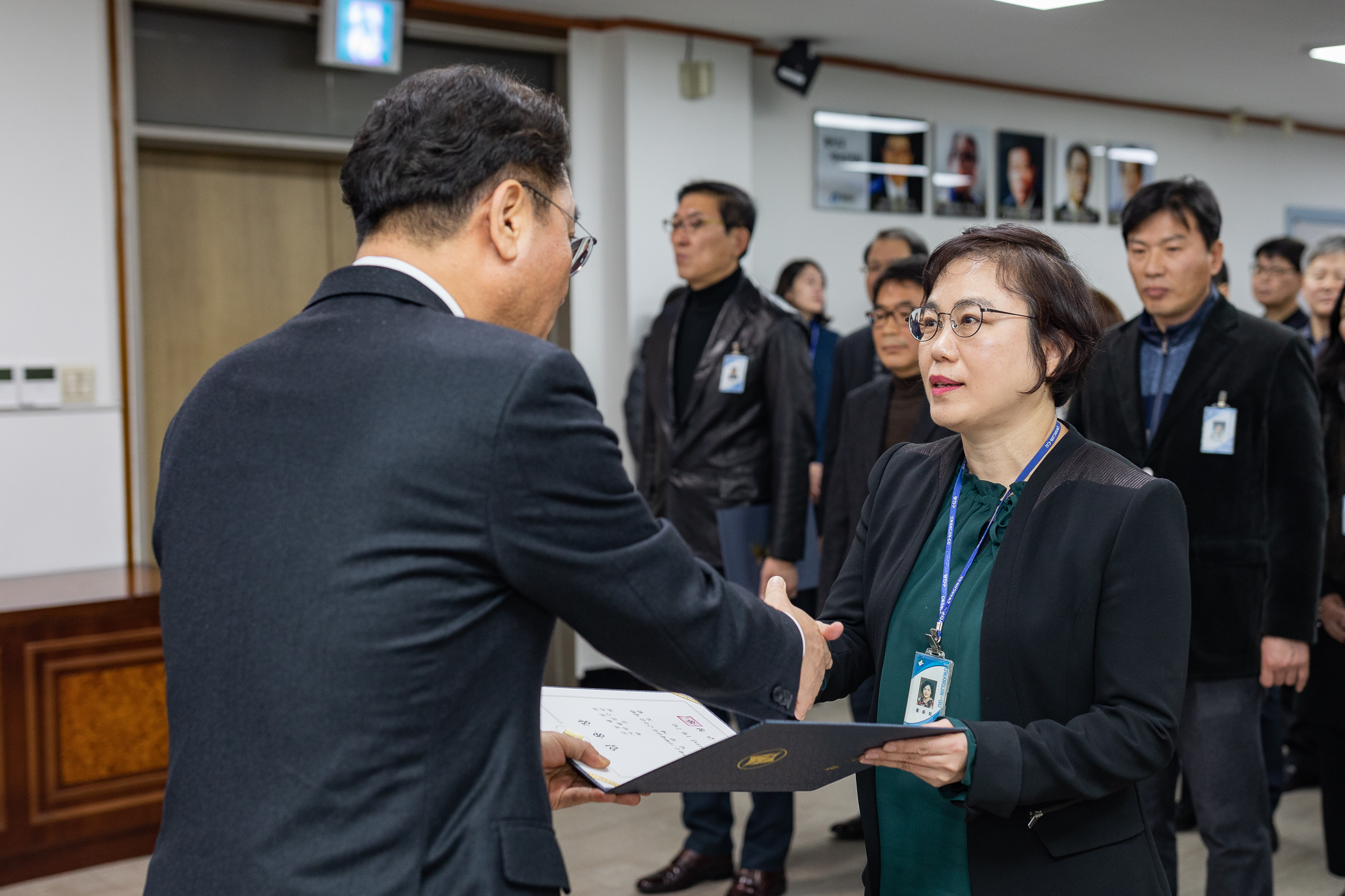 20190104-6급이상 공무원 보직임용 발령장 수여 IB5_9267_S.jpg