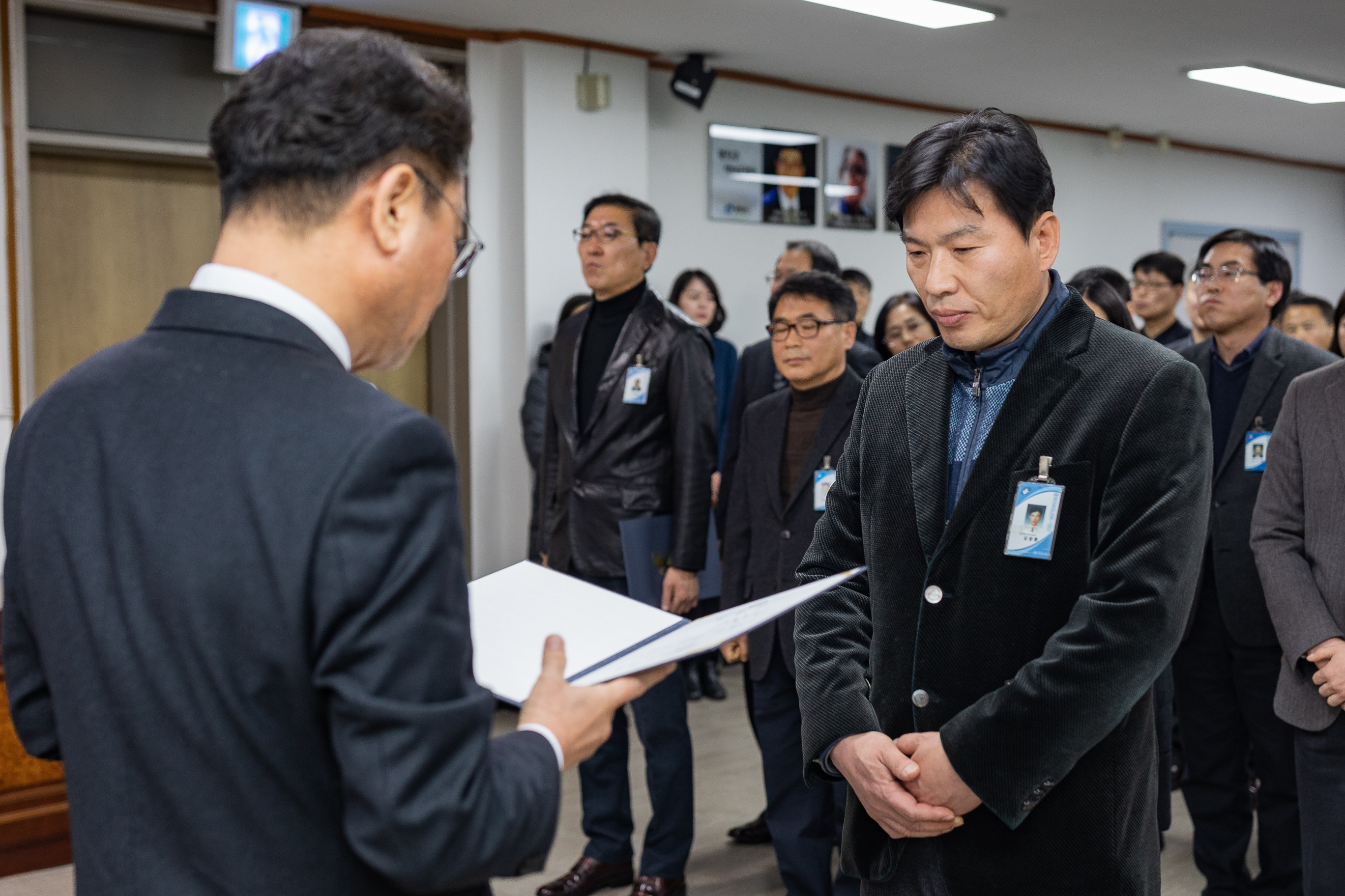 20190104-6급이상 공무원 보직임용 발령장 수여 IB5_9274_S.jpg