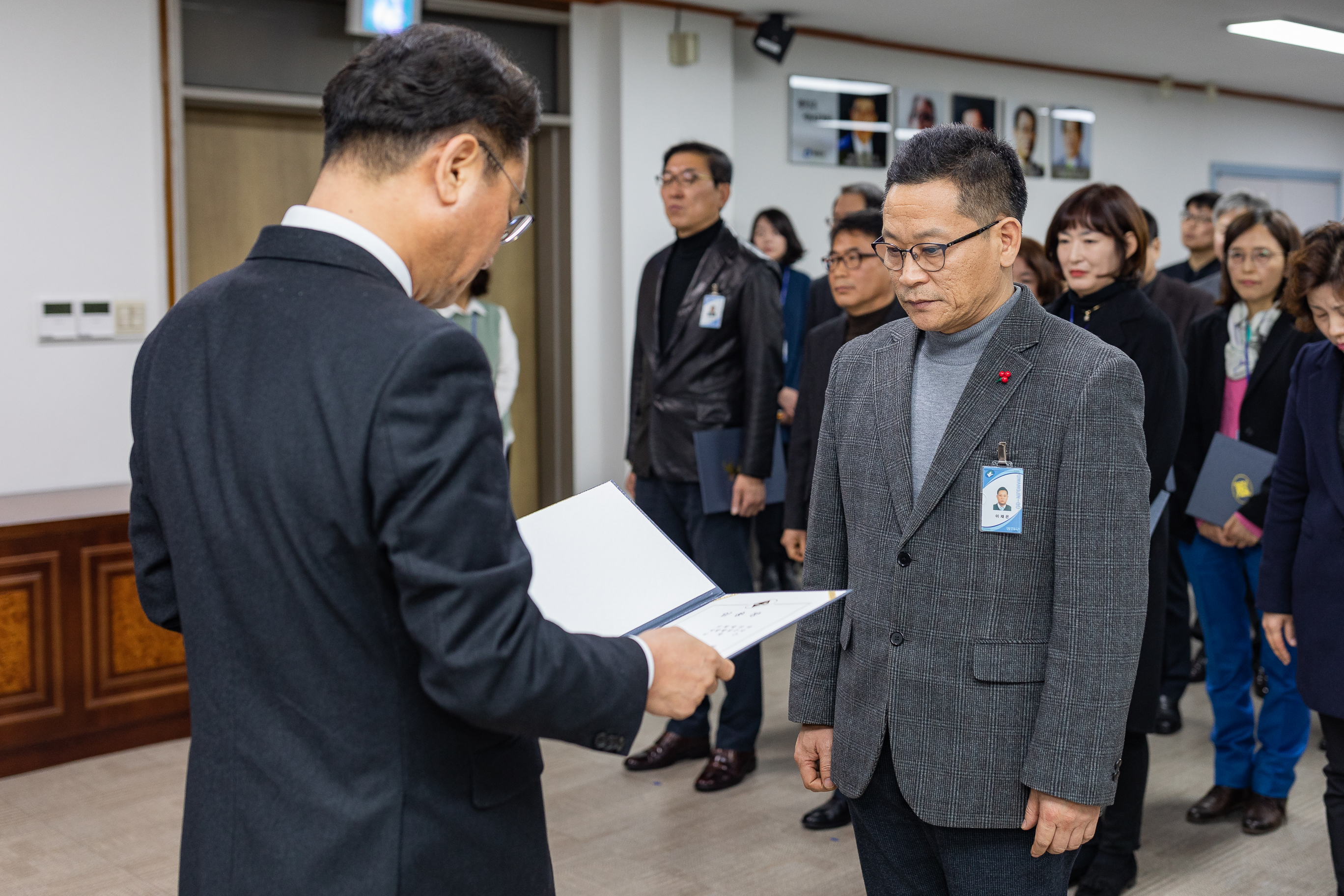 20190104-6급이상 공무원 보직임용 발령장 수여 IB5_9317_S.jpg