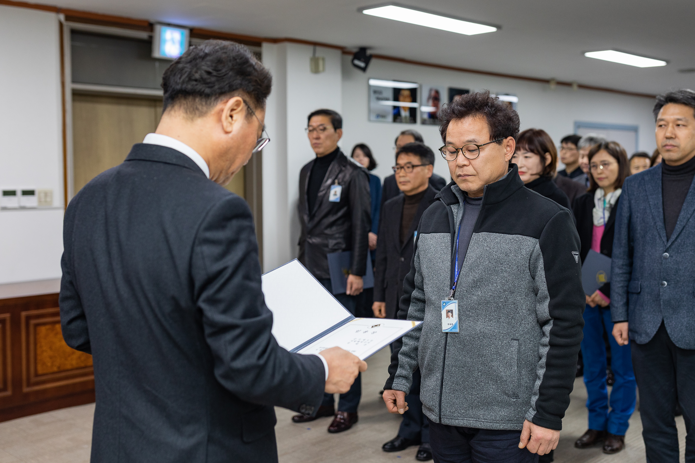 20190104-6급이상 공무원 보직임용 발령장 수여 IB5_9339_S.jpg