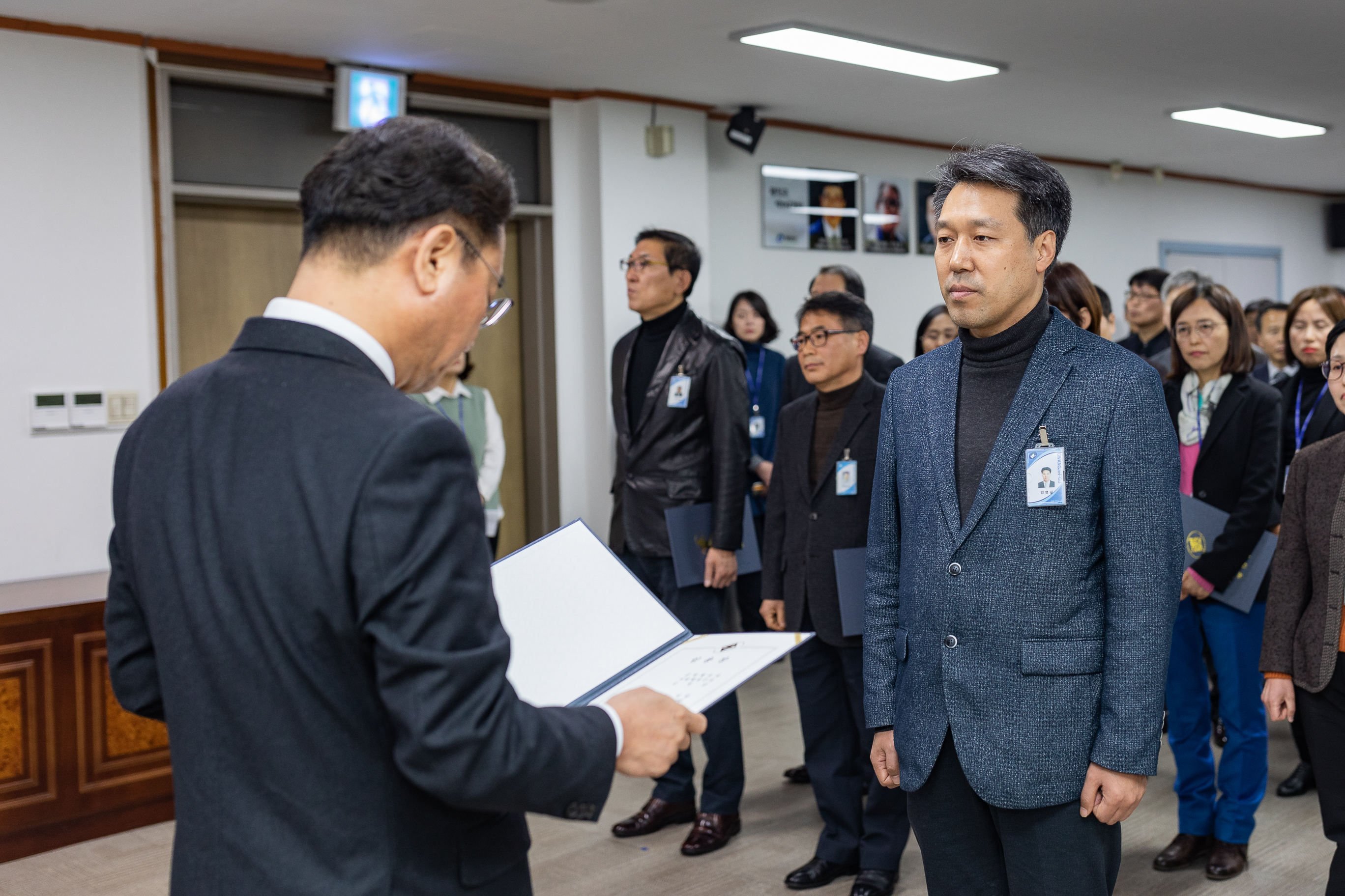 20190104-6급이상 공무원 보직임용 발령장 수여 IB5_9350_S.jpg