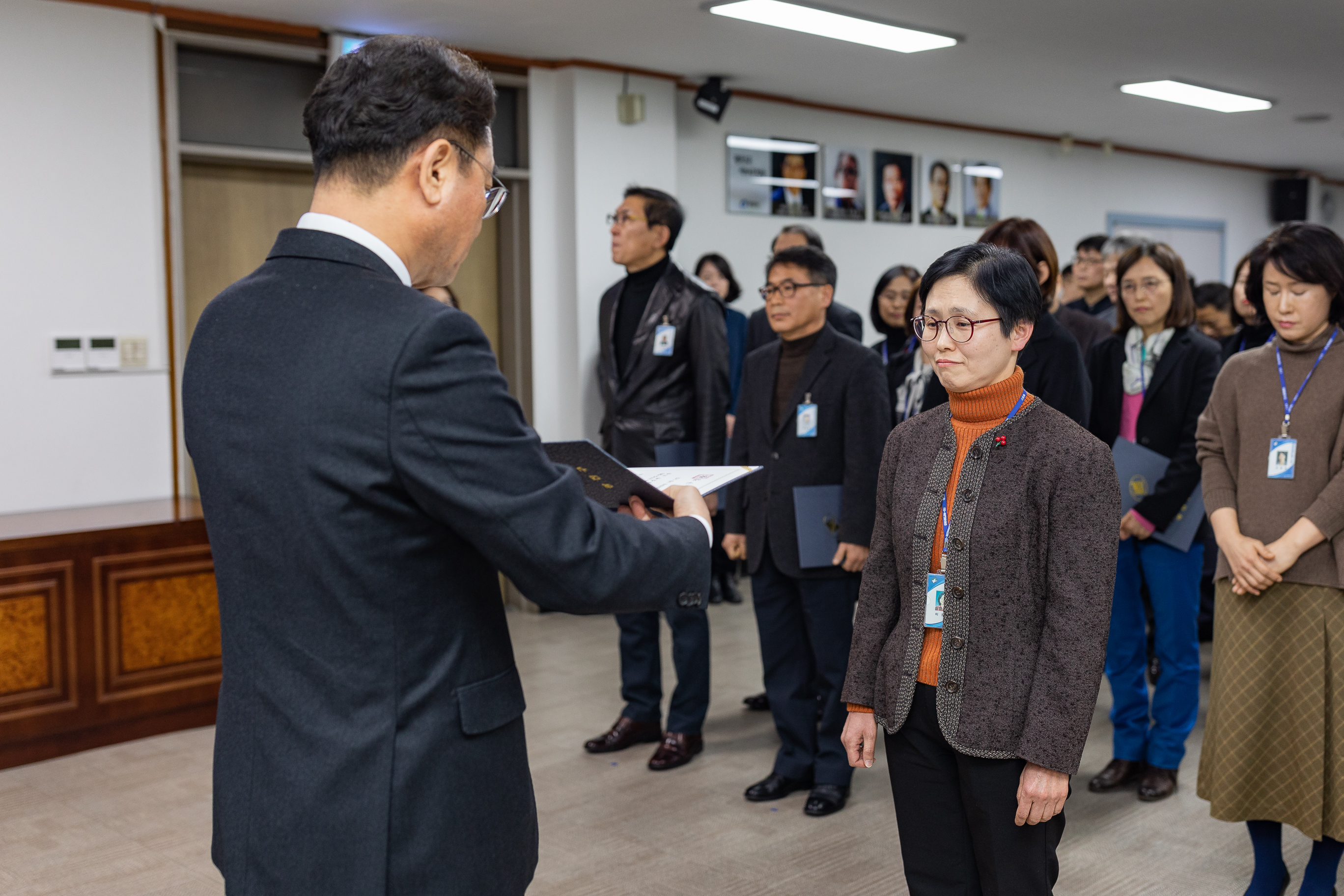 20190104-6급이상 공무원 보직임용 발령장 수여 IB5_9362_S.jpg