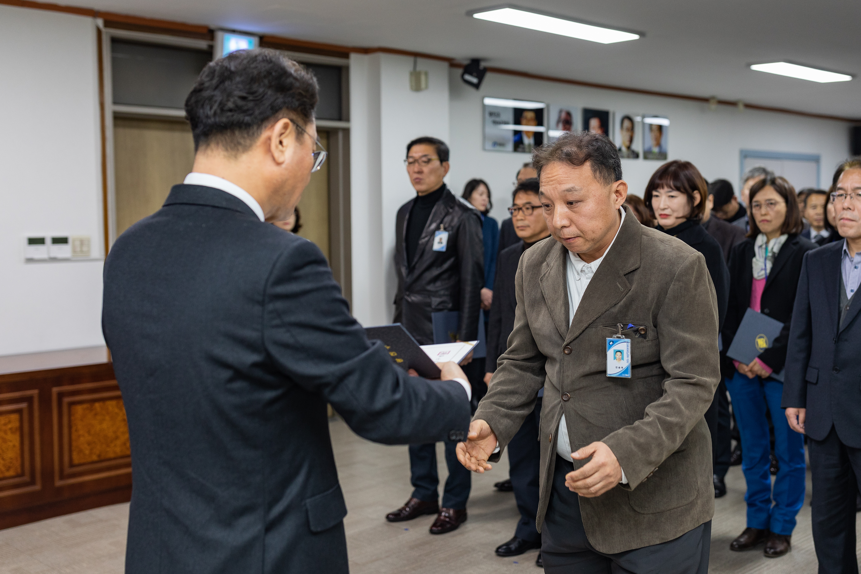 20190104-6급이상 공무원 보직임용 발령장 수여 IB5_9377_S.jpg