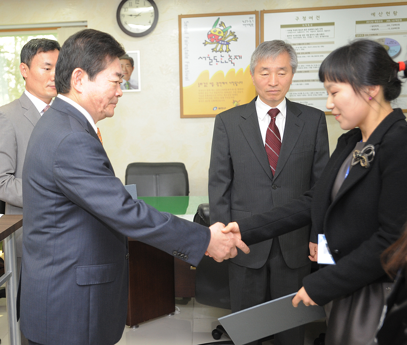 20120424-신규임용 발령장수여 52455.JPG