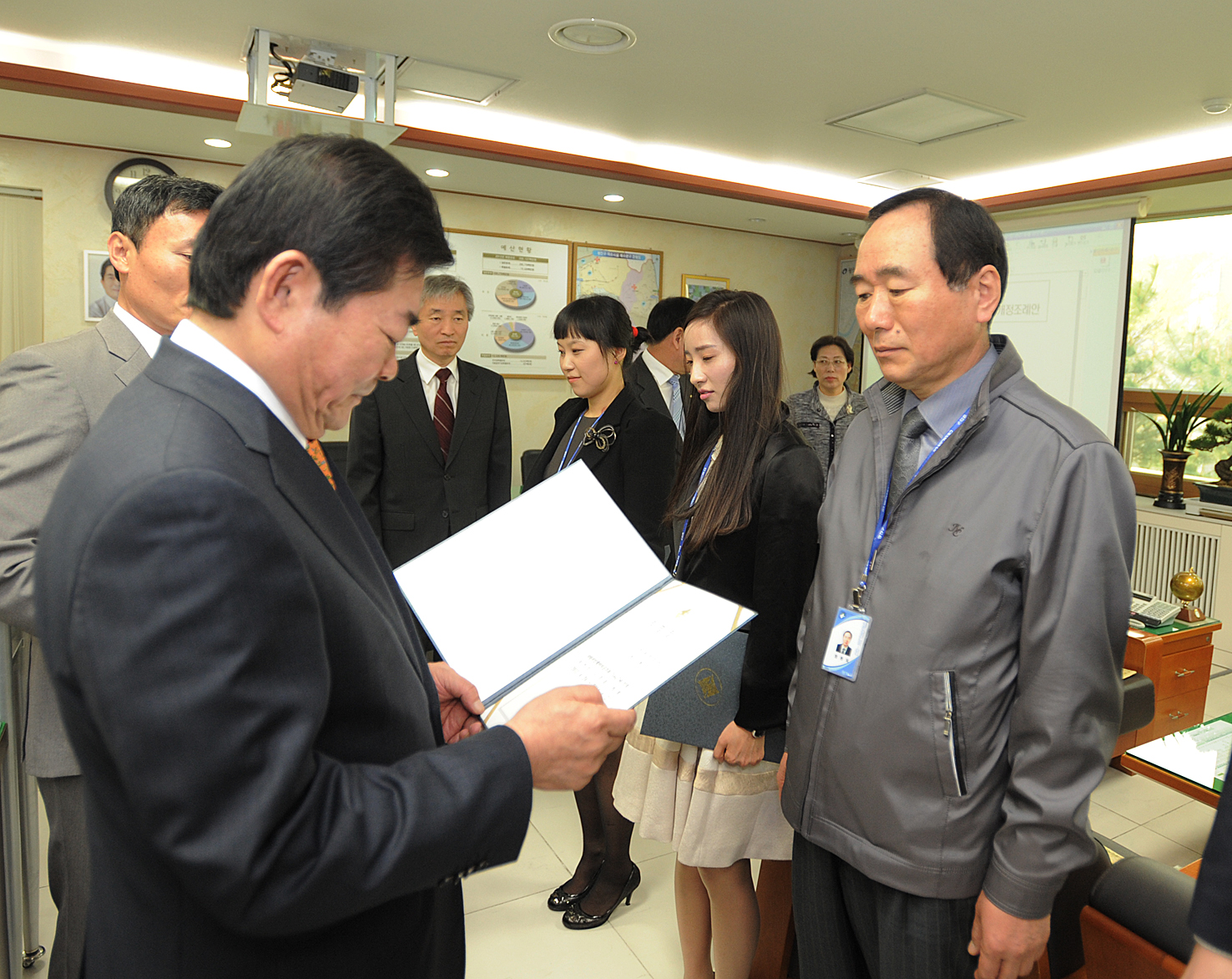 20120424-신규임용 발령장수여 52458.JPG