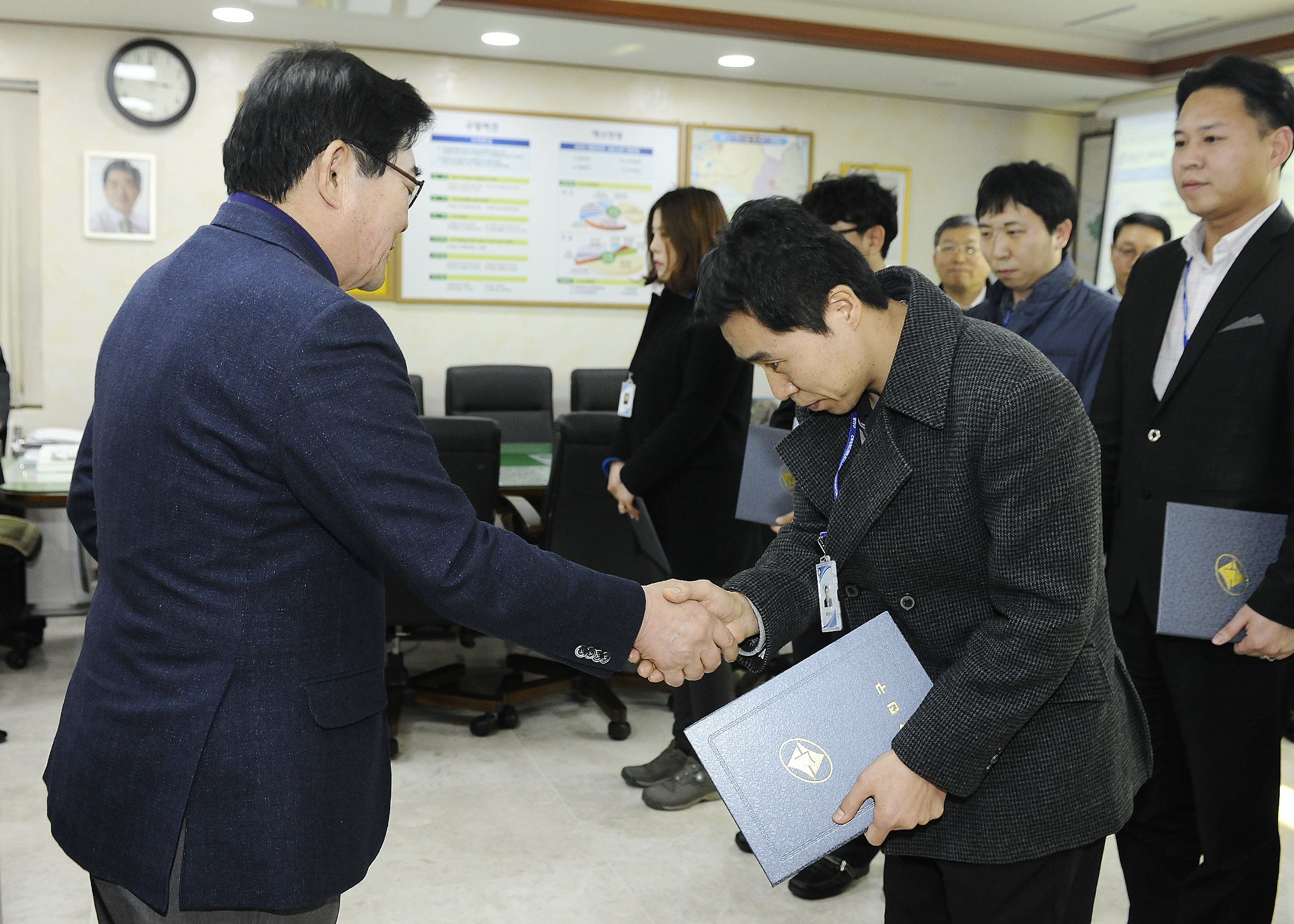 20160217-관리운영직 공무원 전직임용 발령 133833.JPG