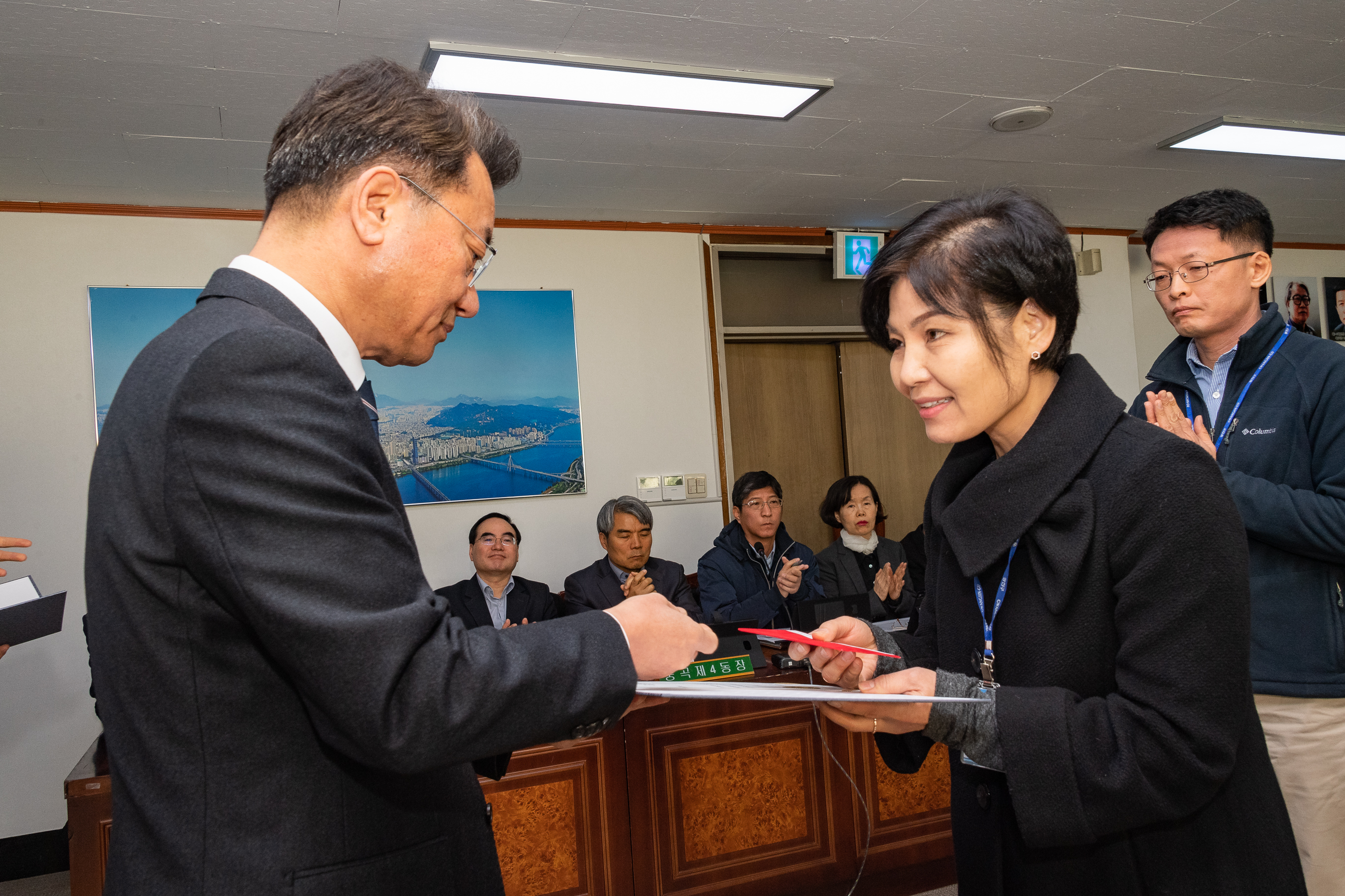 20181122-간부회의 우수공무원 179271.jpg