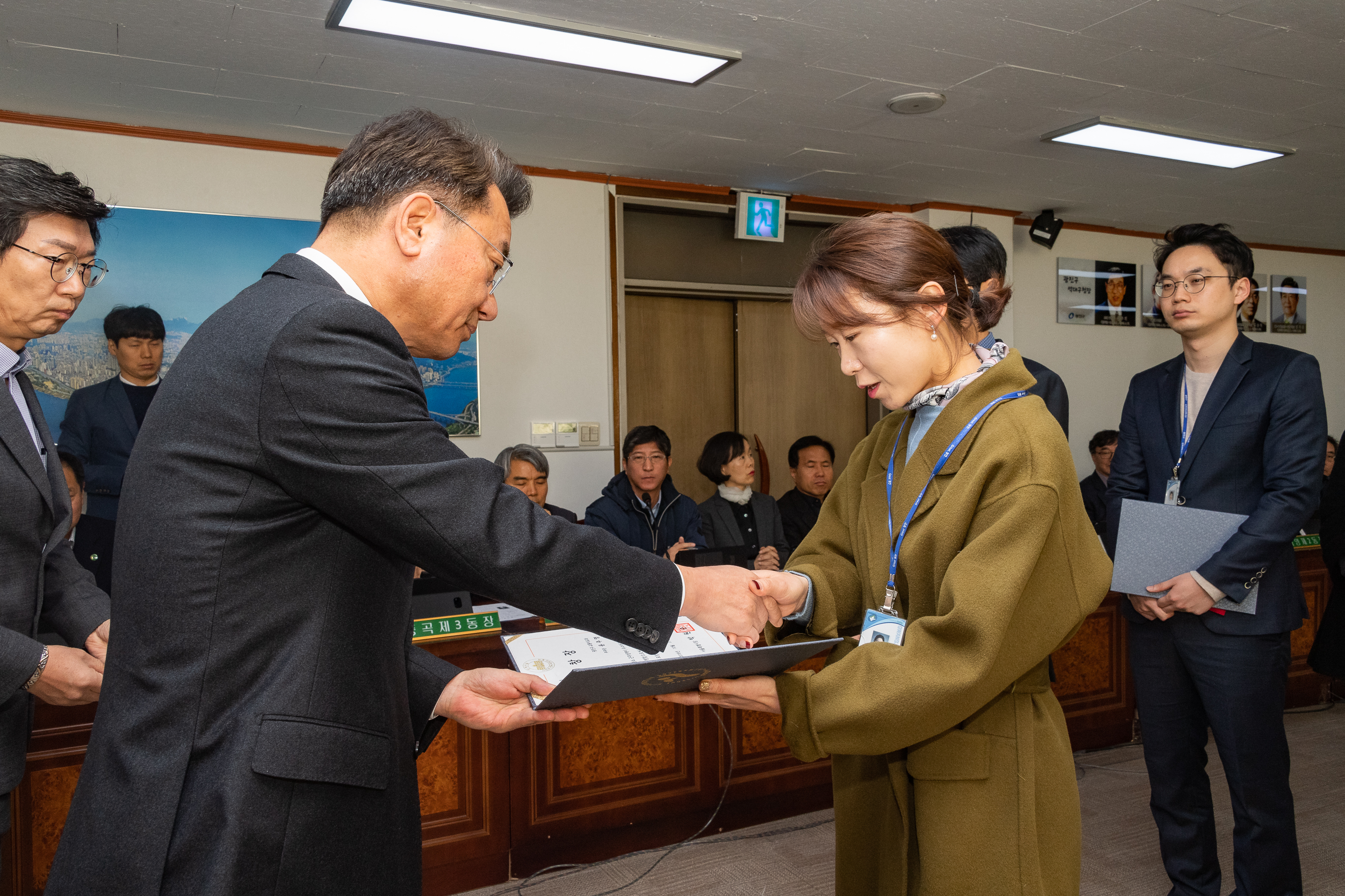 20181122-간부회의 우수공무원 179277.jpg