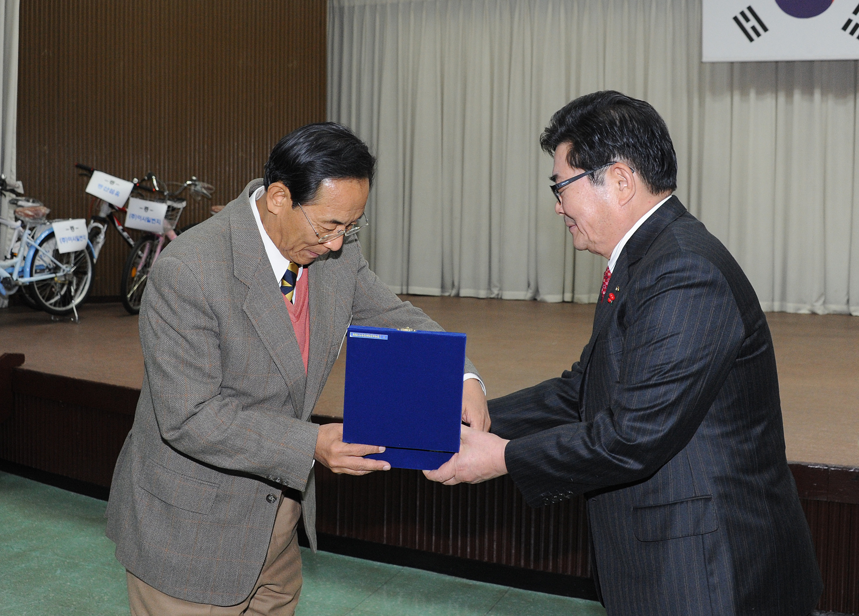 20121205-자원봉사자의 날 기념행사 수상식 65767.JPG