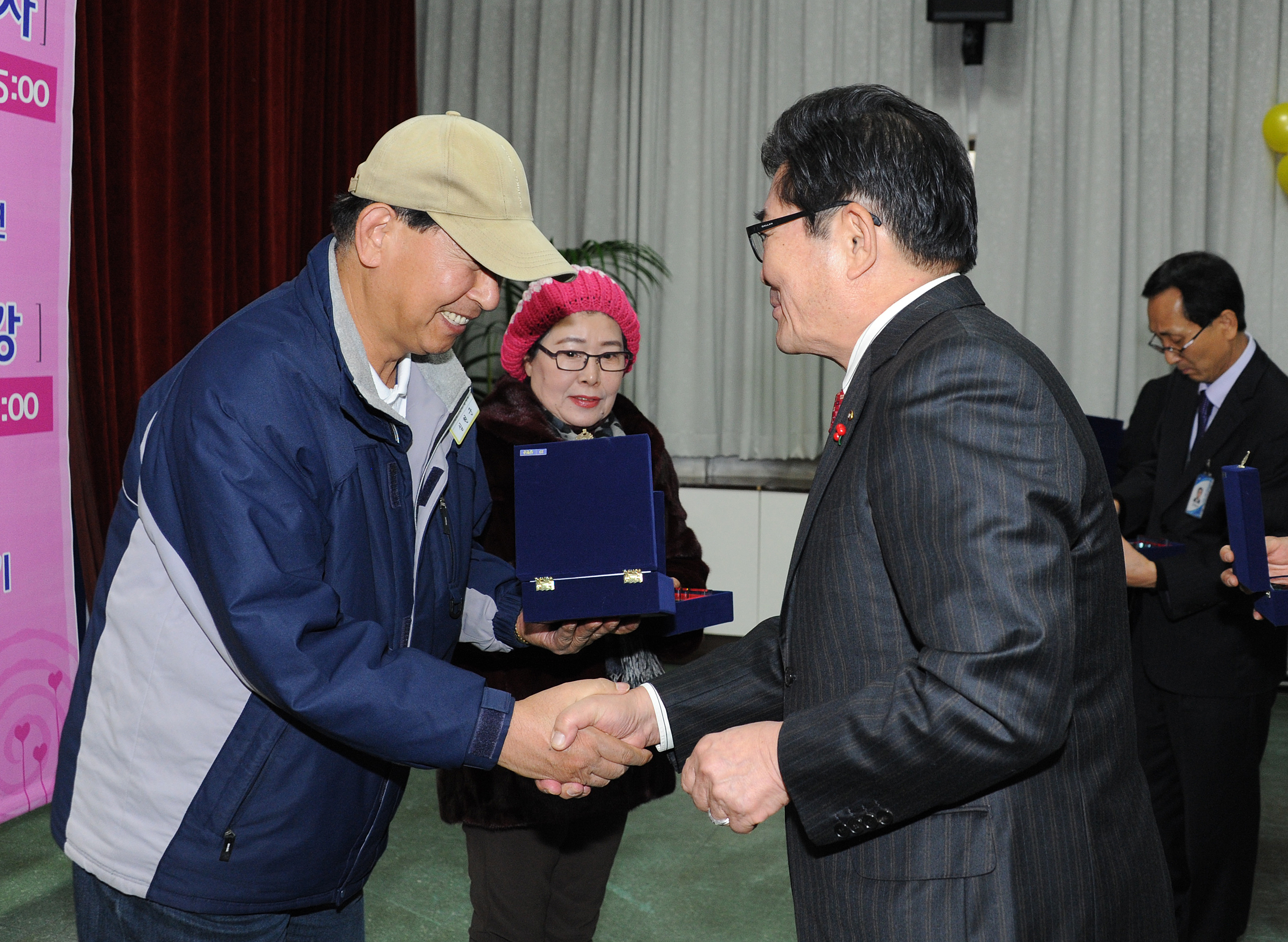 20121205-자원봉사자의 날 기념행사 수상식 65824.JPG