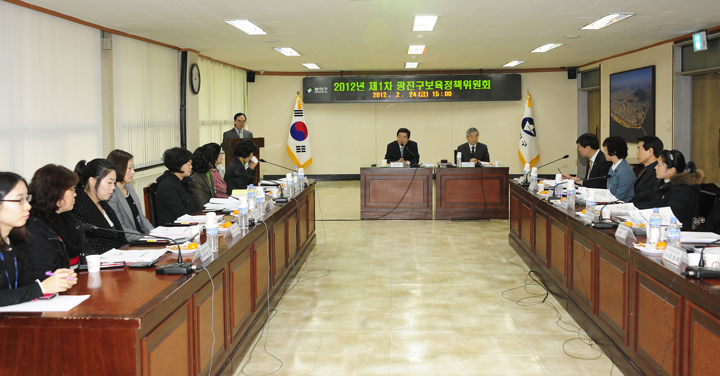 20120224-보육정책위원회 회의 50337.JPG