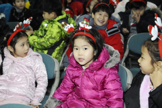 20151222-민간어린이집연합회 사랑나눔 저금통 모으기 행사 131362.JPG