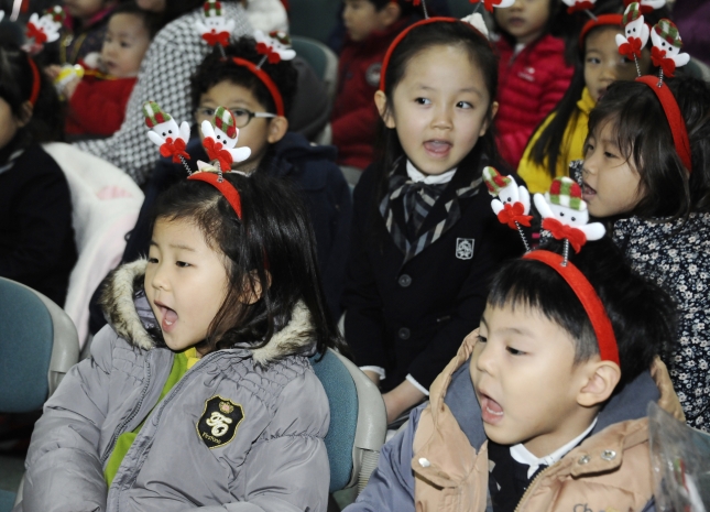 20151222-민간어린이집연합회 사랑나눔 저금통 모으기 행사 131364.JPG