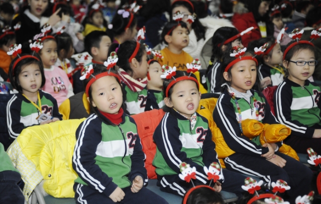 20151222-민간어린이집연합회 사랑나눔 저금통 모으기 행사 131370.JPG