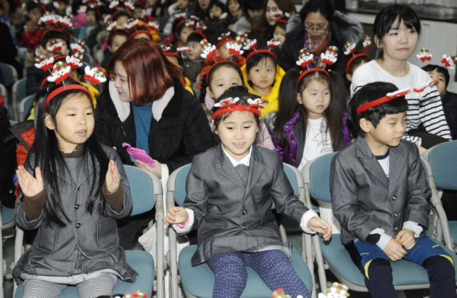 20151222-민간어린이집연합회 사랑나눔 저금통 모으기 행사 131371.JPG