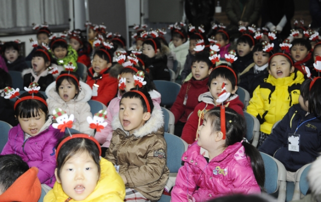 20151222-민간어린이집연합회 사랑나눔 저금통 모으기 행사 131350.JPG