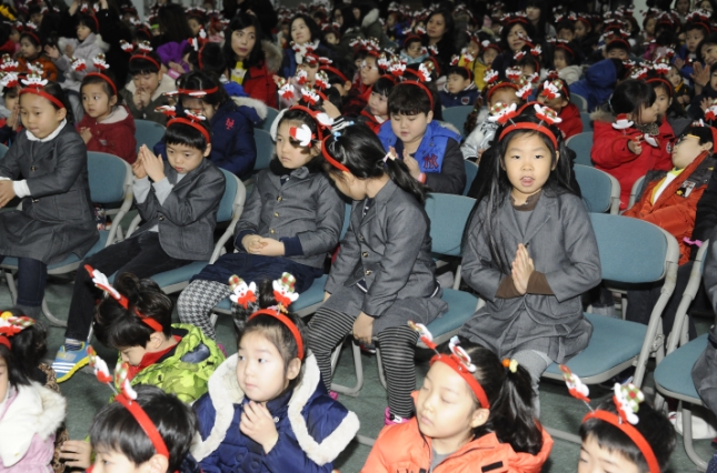 20151222-민간어린이집연합회 사랑나눔 저금통 모으기 행사 131381.JPG