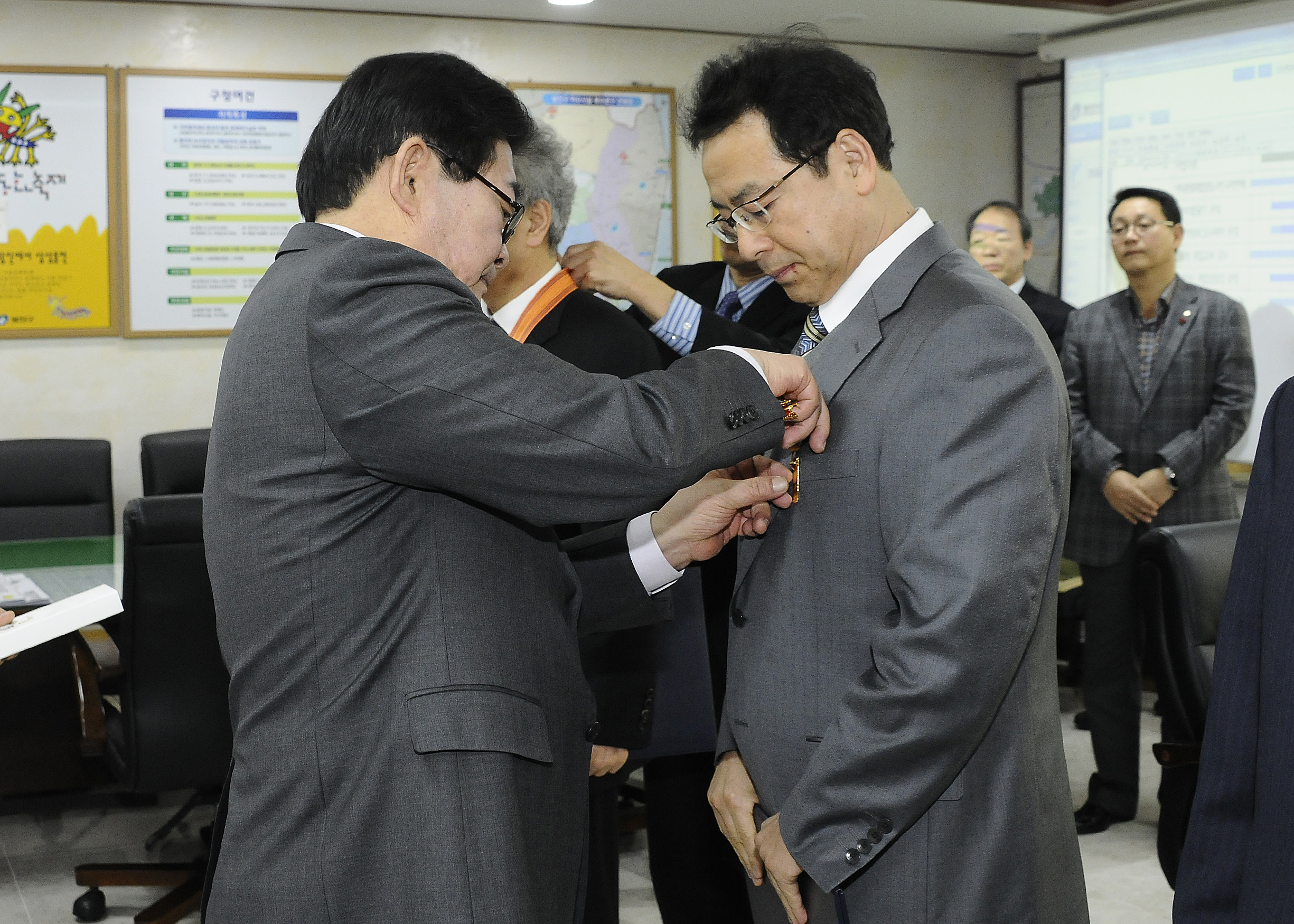 20160115-2015 하반기 정년퇴임 직원 포상전수 132982.JPG