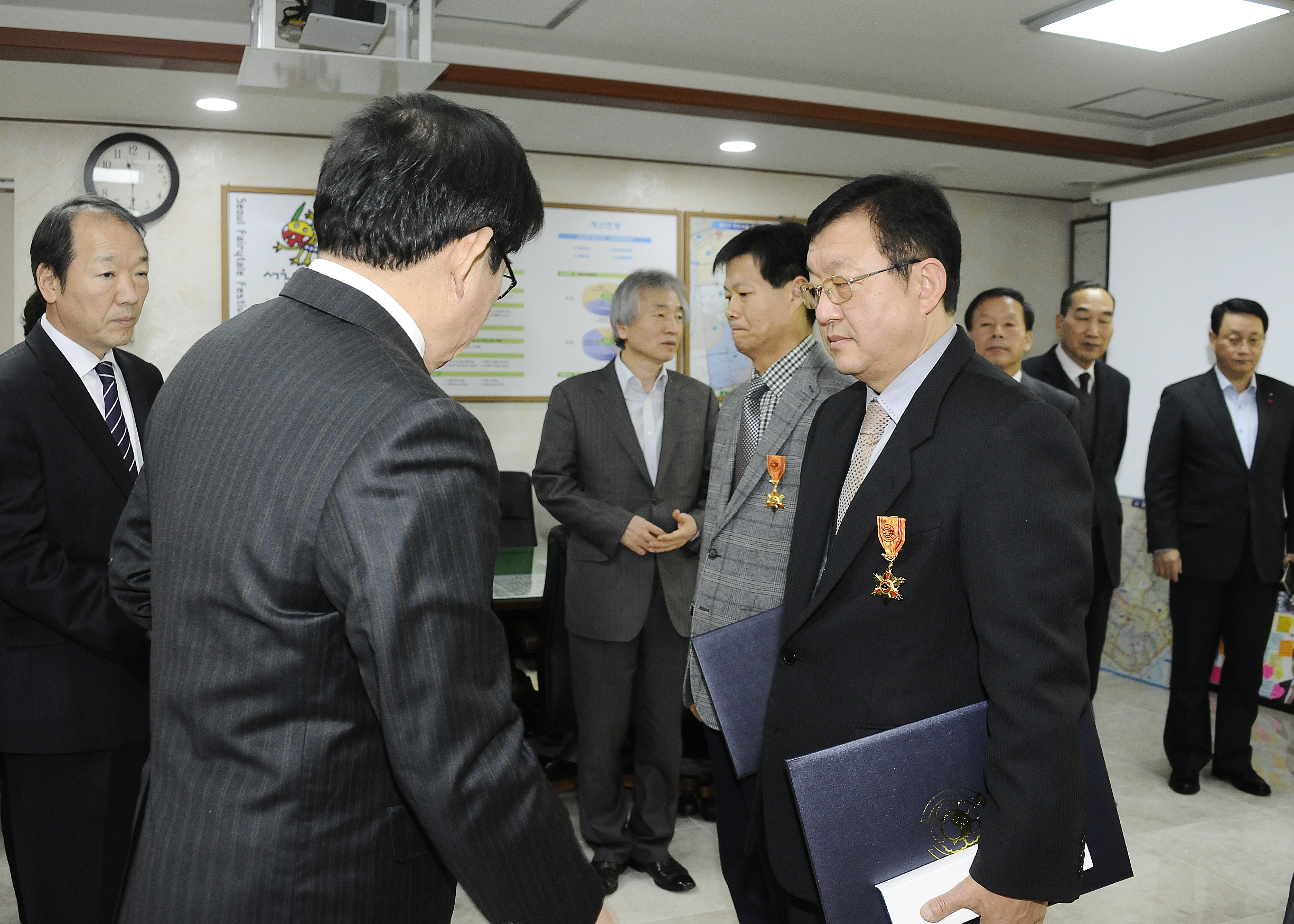 20141229-2014년 하반기 퇴직공무원 정부포상전수 111305.JPG