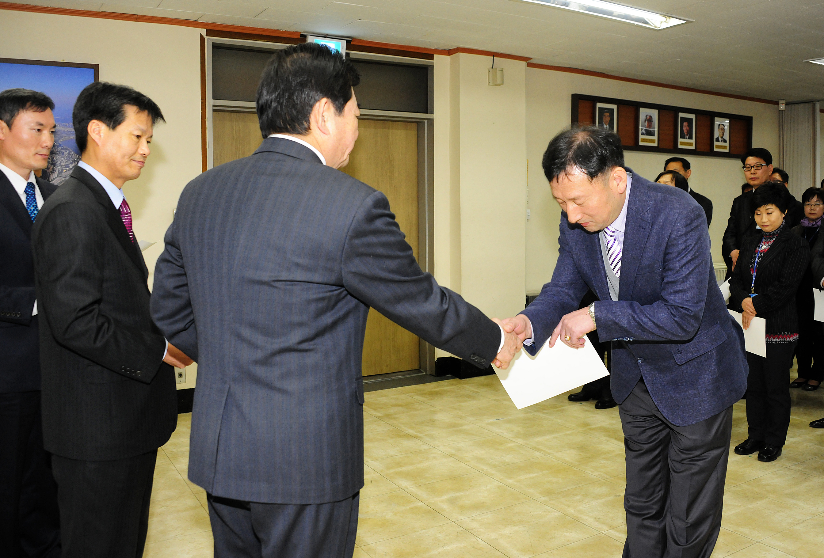 20120312-6급이하공무원 전입 및 승진 전보 발령 50787.JPG