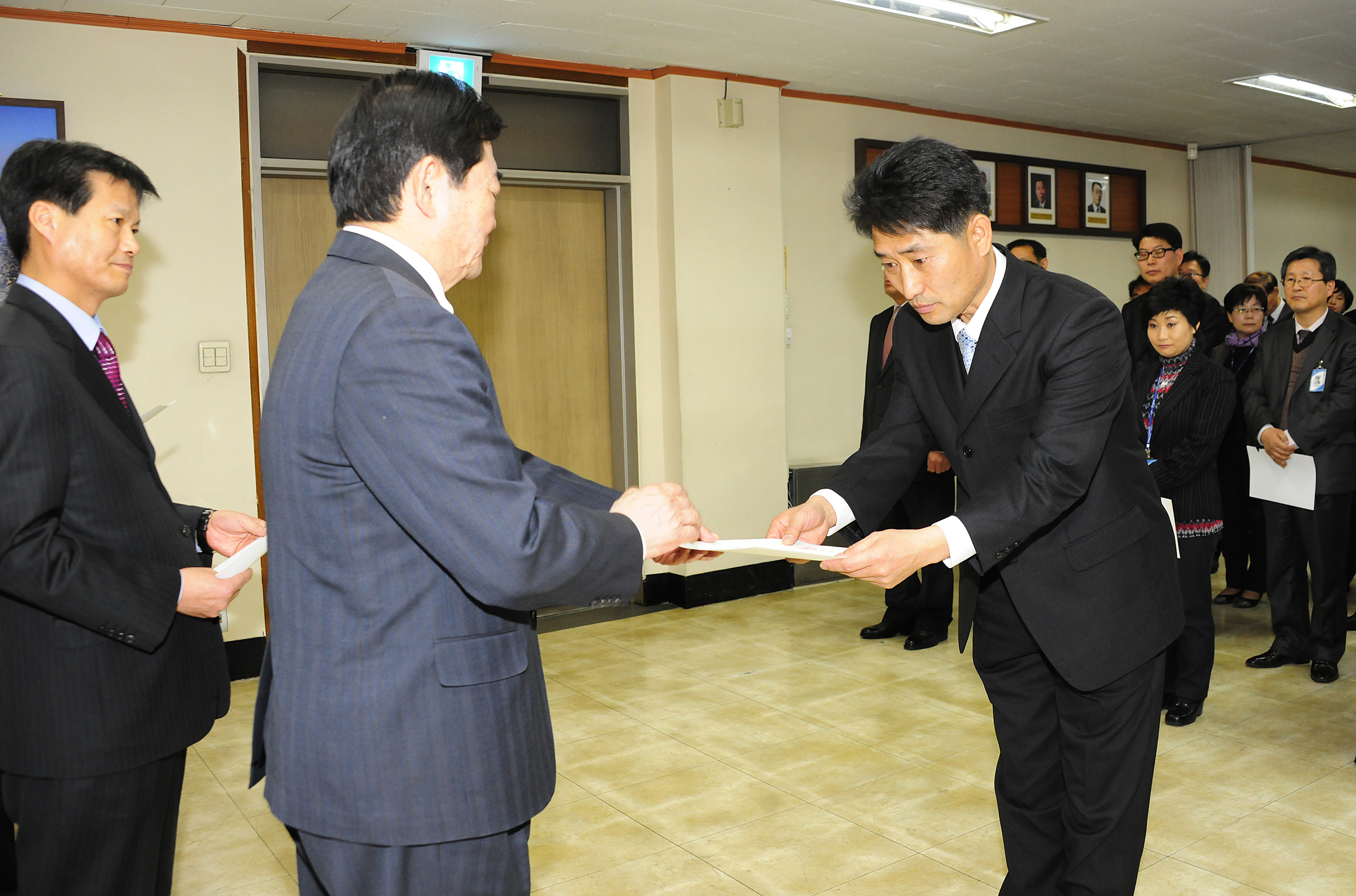 20120312-6급이하공무원 전입 및 승진 전보 발령 50789.JPG