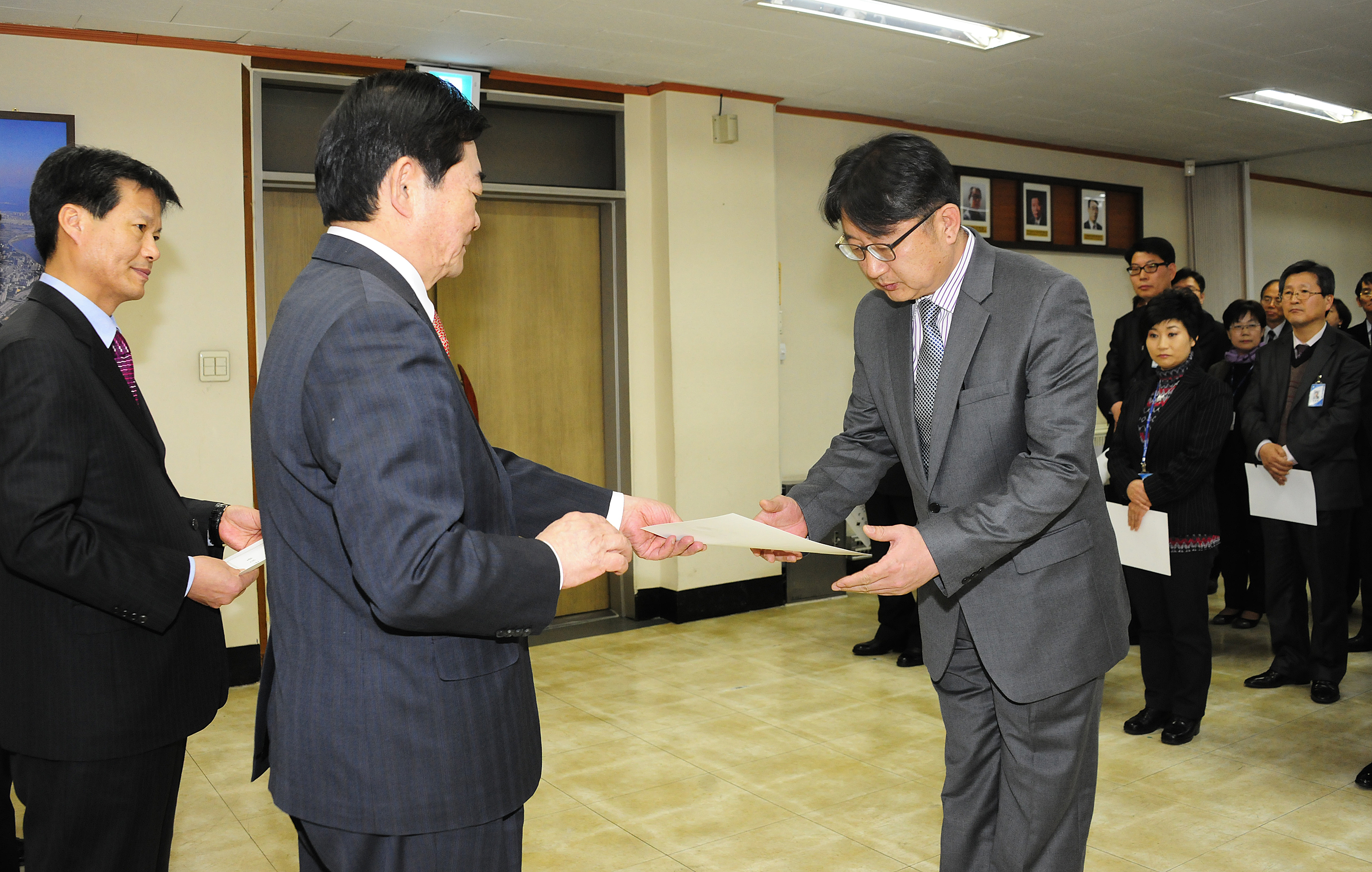 20120312-6급이하공무원 전입 및 승진 전보 발령 50795.JPG