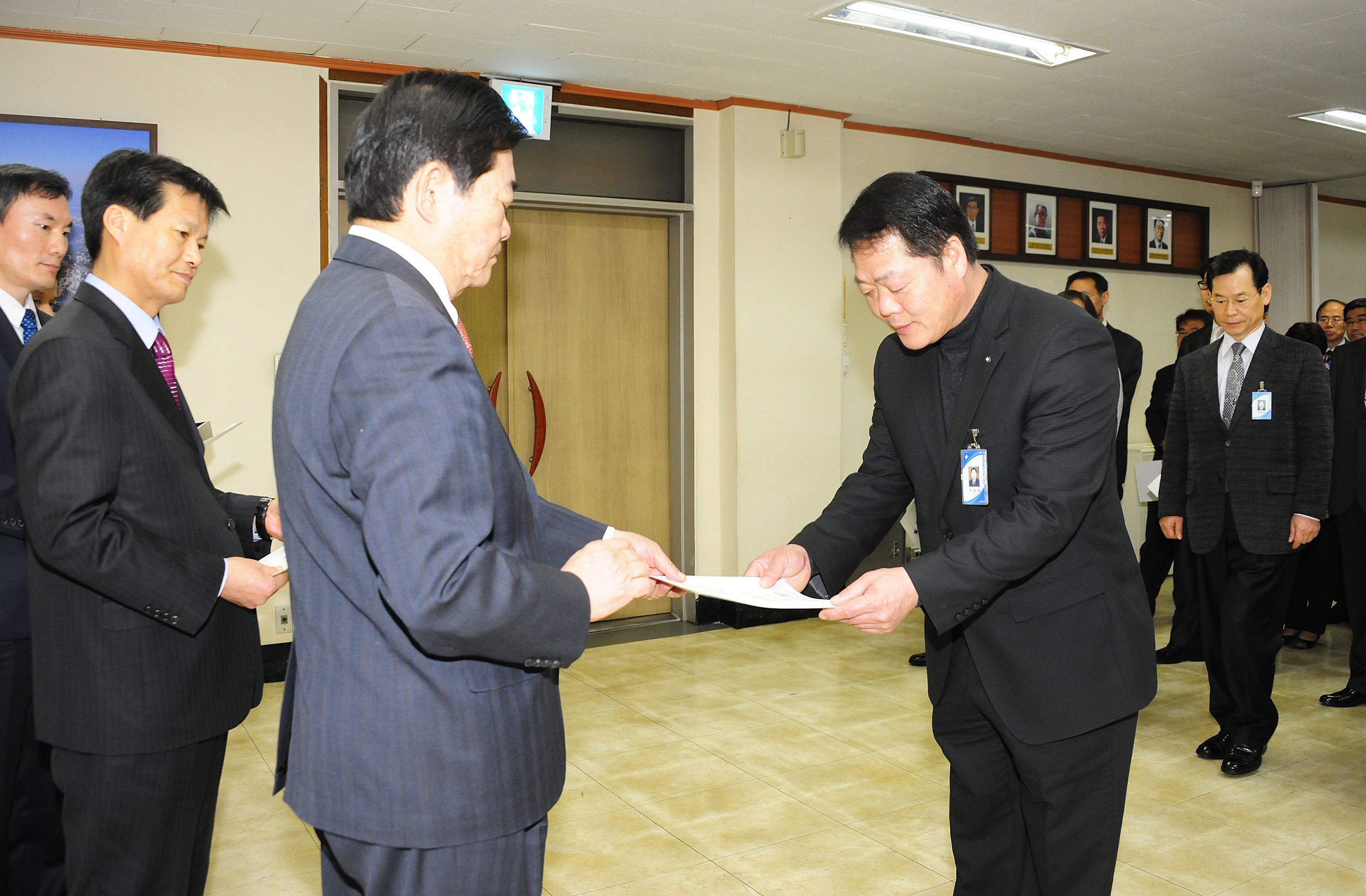 20120312-6급이하공무원 전입 및 승진 전보 발령 50734.JPG