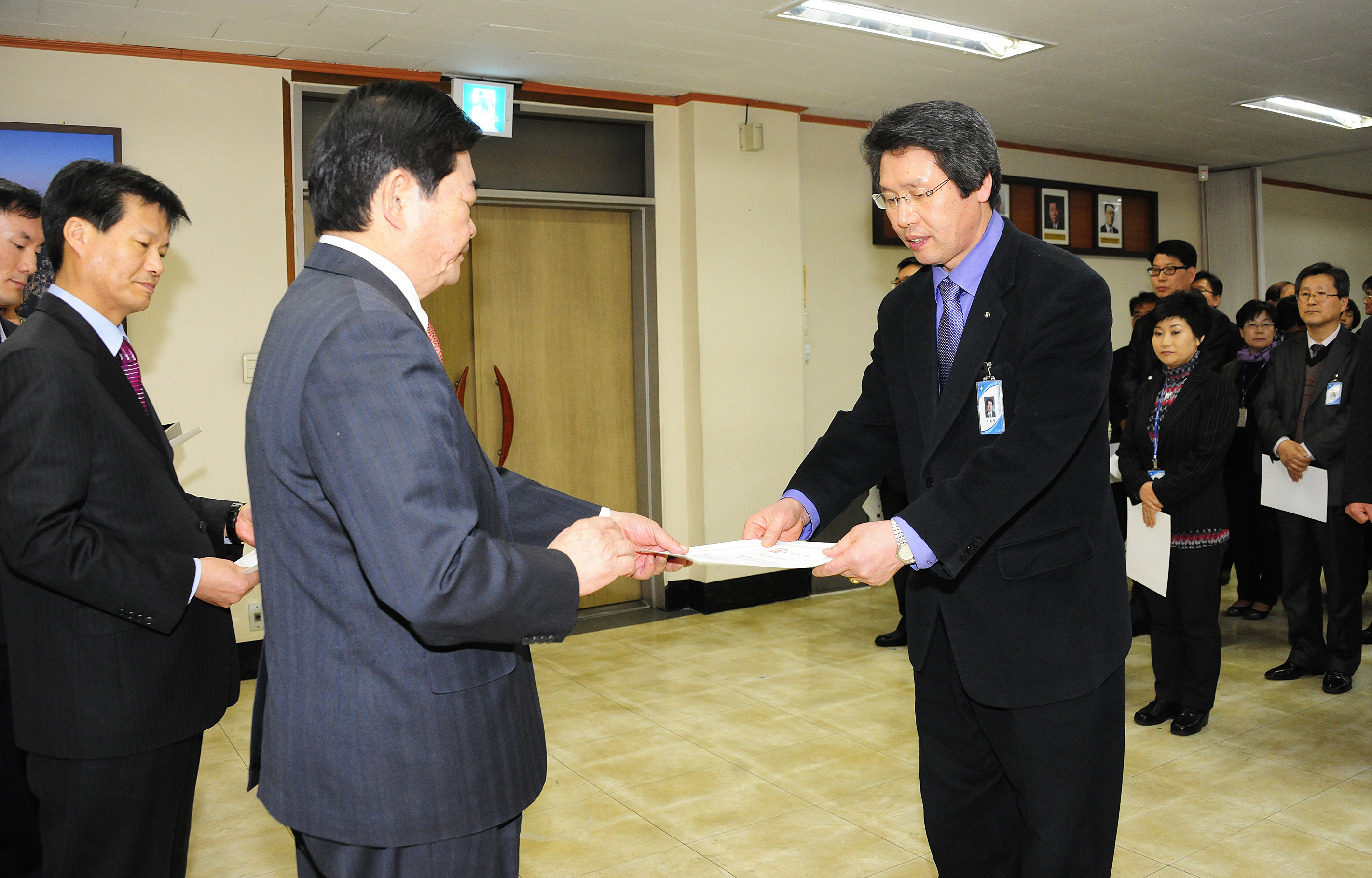 20120312-6급이하공무원 전입 및 승진 전보 발령 50743.JPG