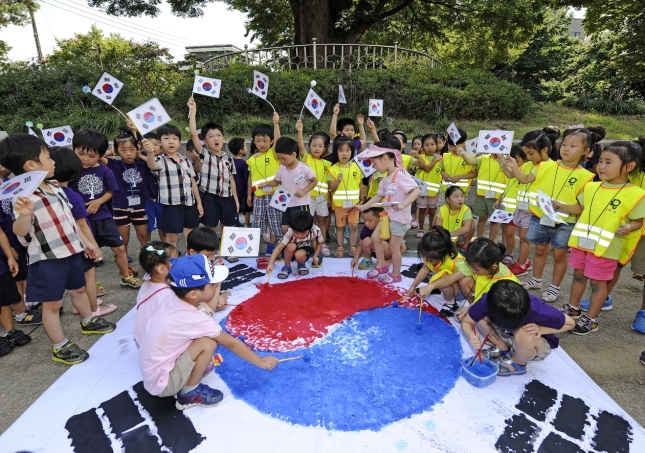 20130813-68주년 광복절기념 태극기 그리기