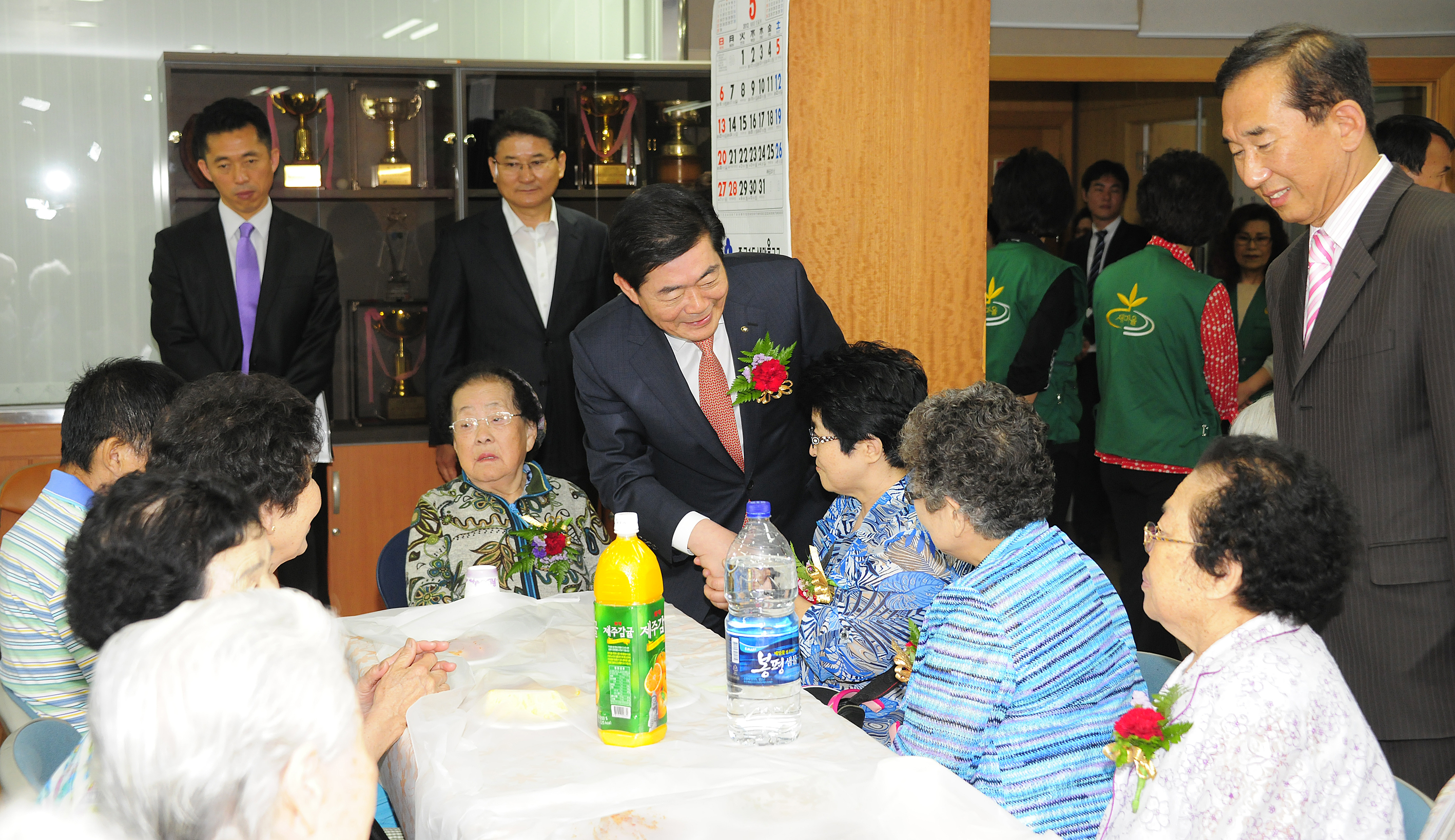 제40회 어버이날 기념 경로잔치 53576.JPG