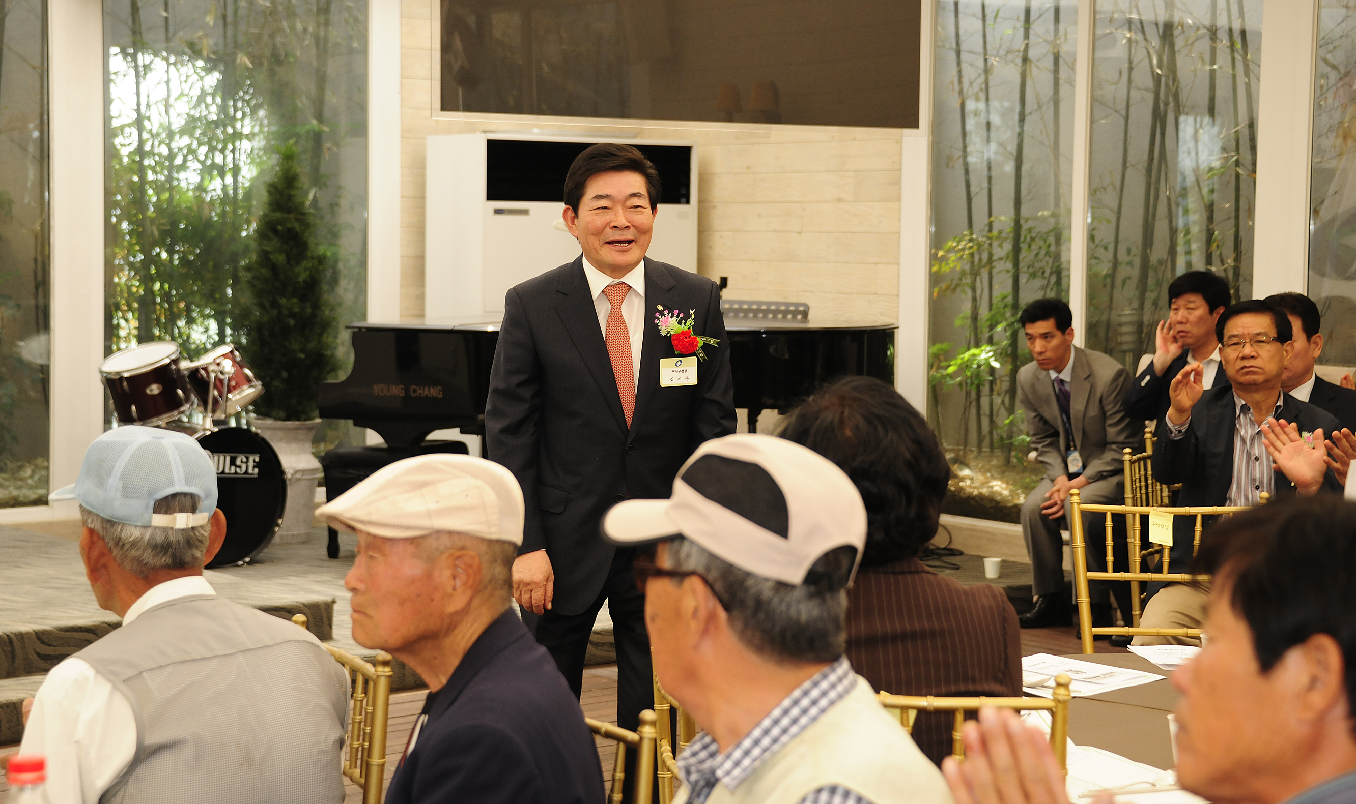 제40회 어버이날 기념 경로잔치 53646.JPG