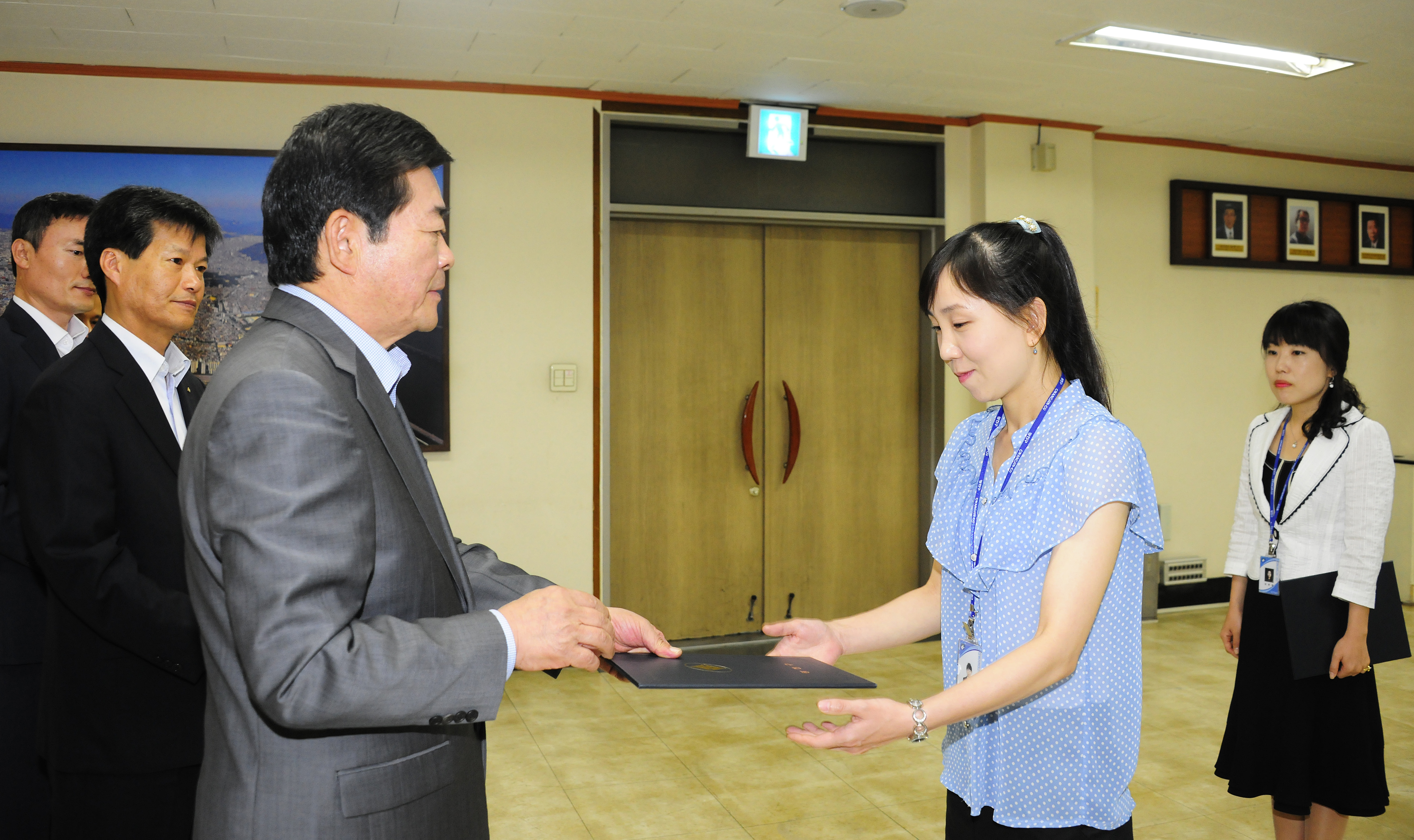 20120601-일반직 공무원 신규 발령 55853.JPG