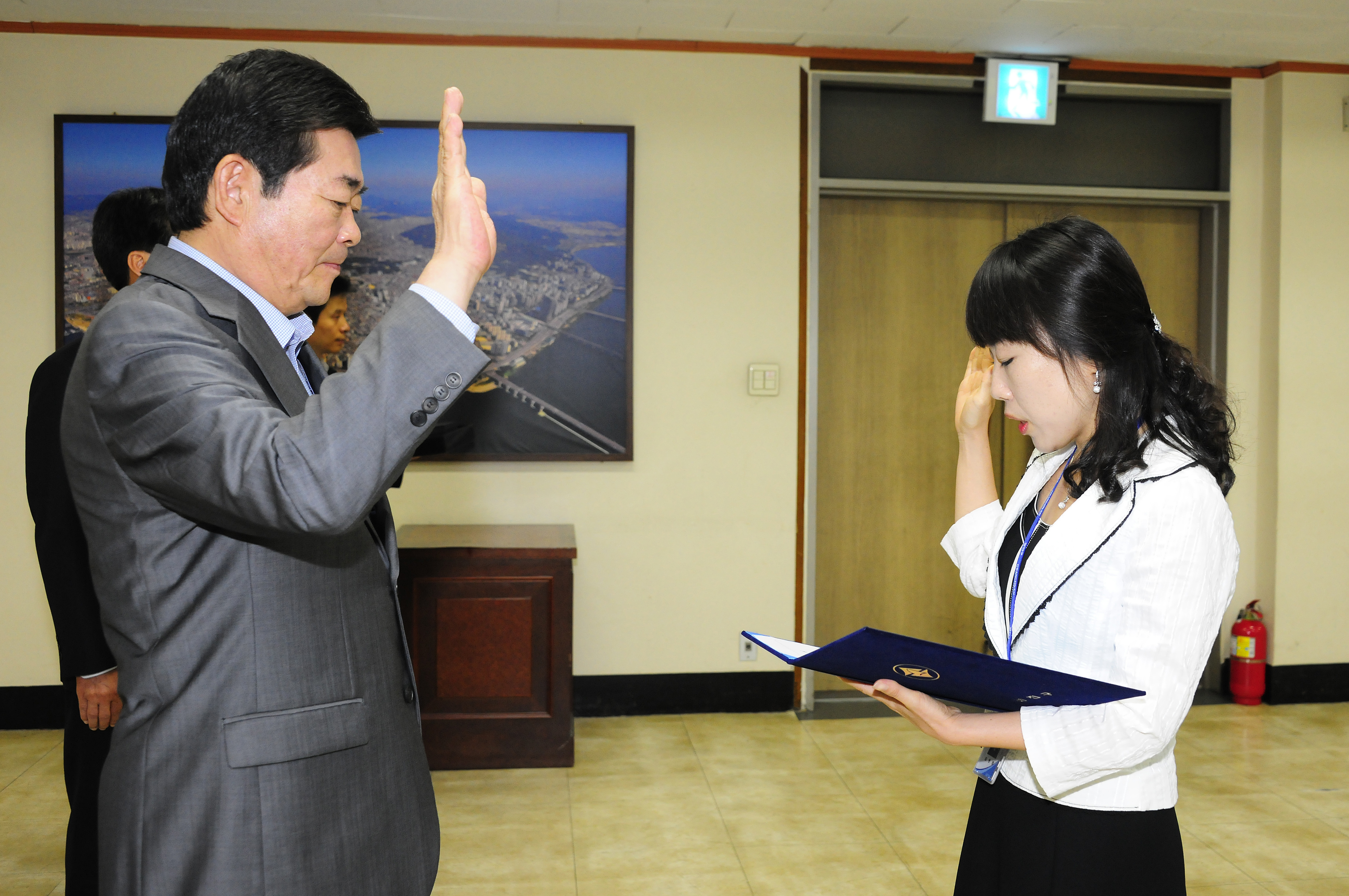 20120601-일반직 공무원 신규 발령 55835.JPG