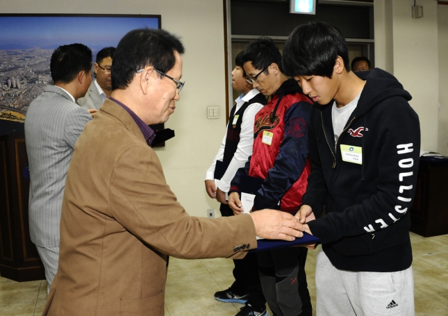 20121016-제17회 광진체육꿈나무 경기력향상 지원증서 수여식 64129.JPG