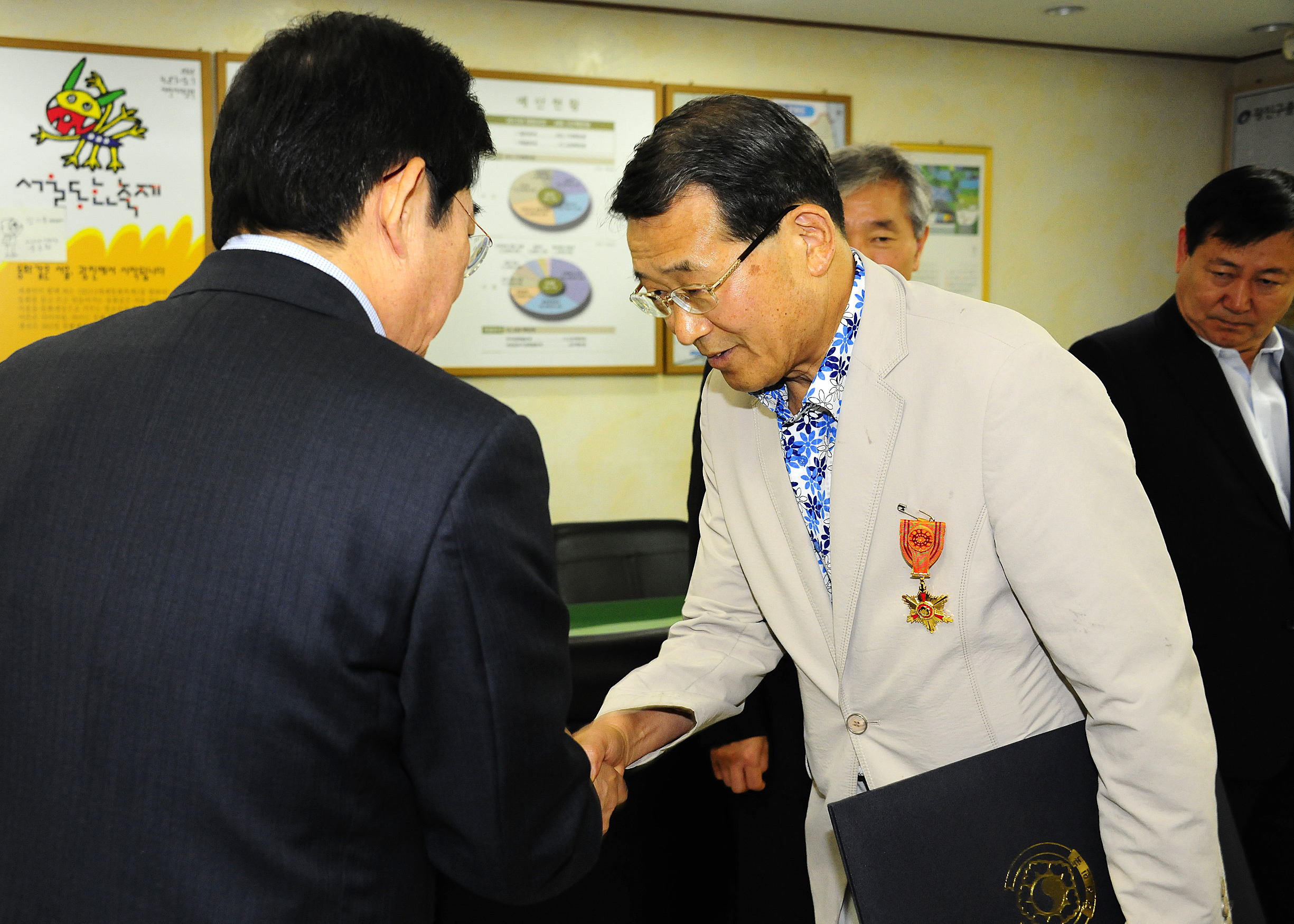 20120712-퇴직공무원 정부포상 전수 58391.JPG
