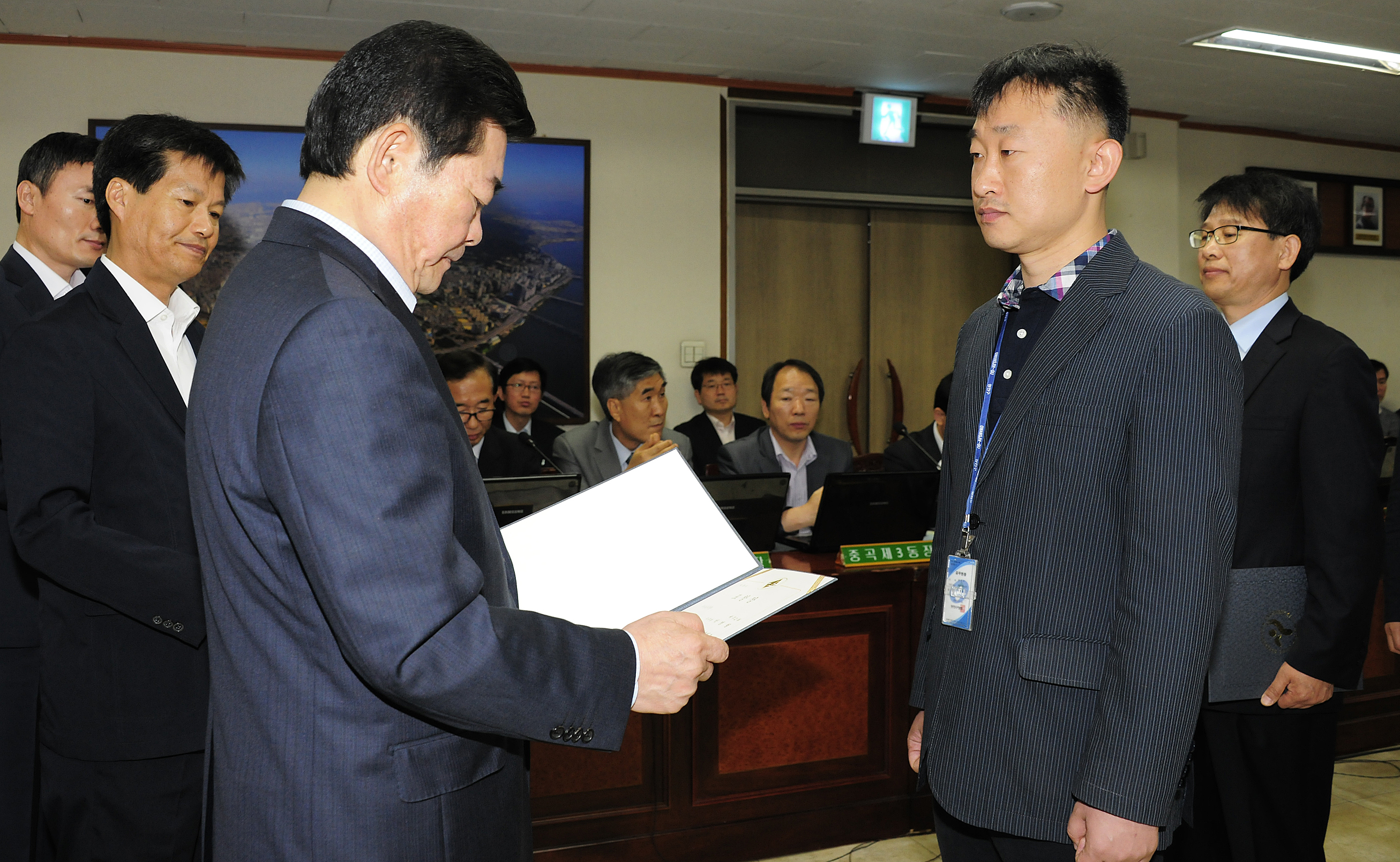 20120517-구 동 확대간부회의 표창 54278.JPG