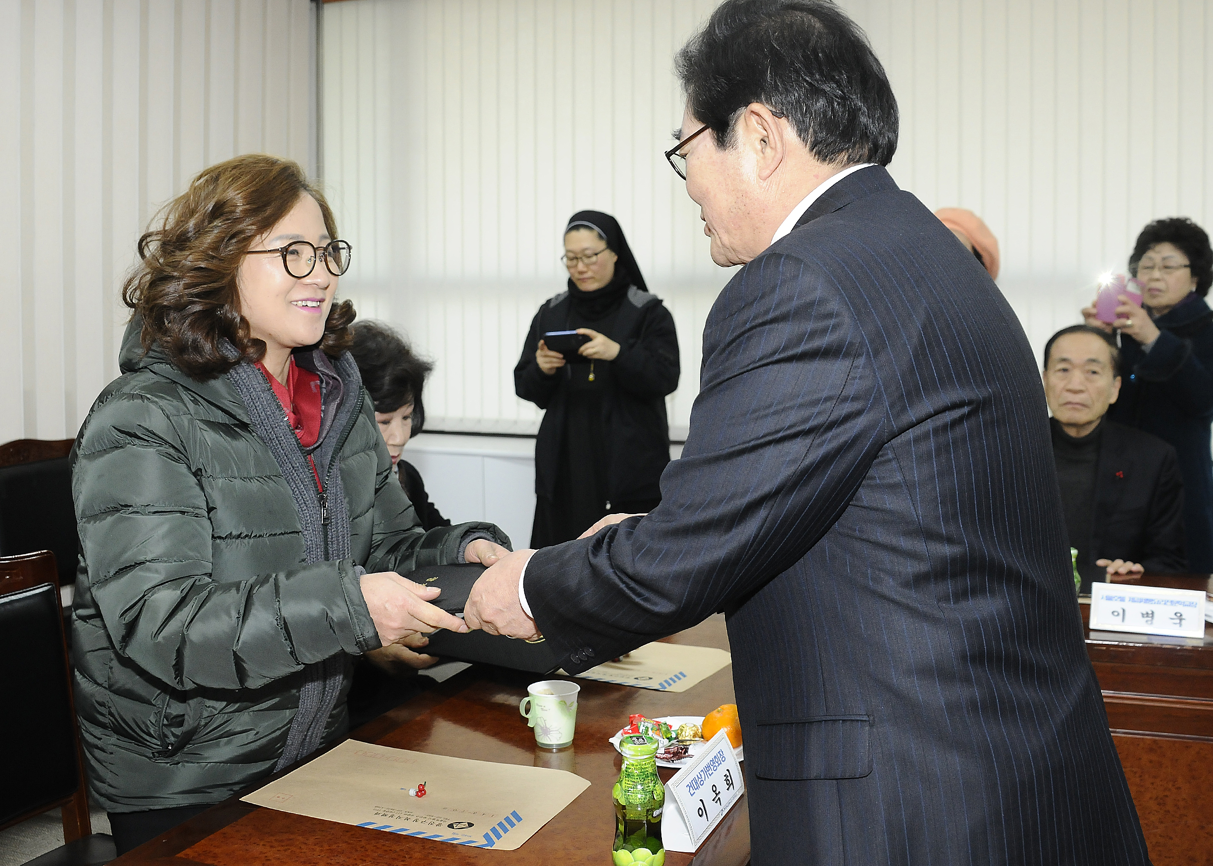 20141226-2014년 이웃돕기 우수후원자 감사장 전달식 111244.JPG