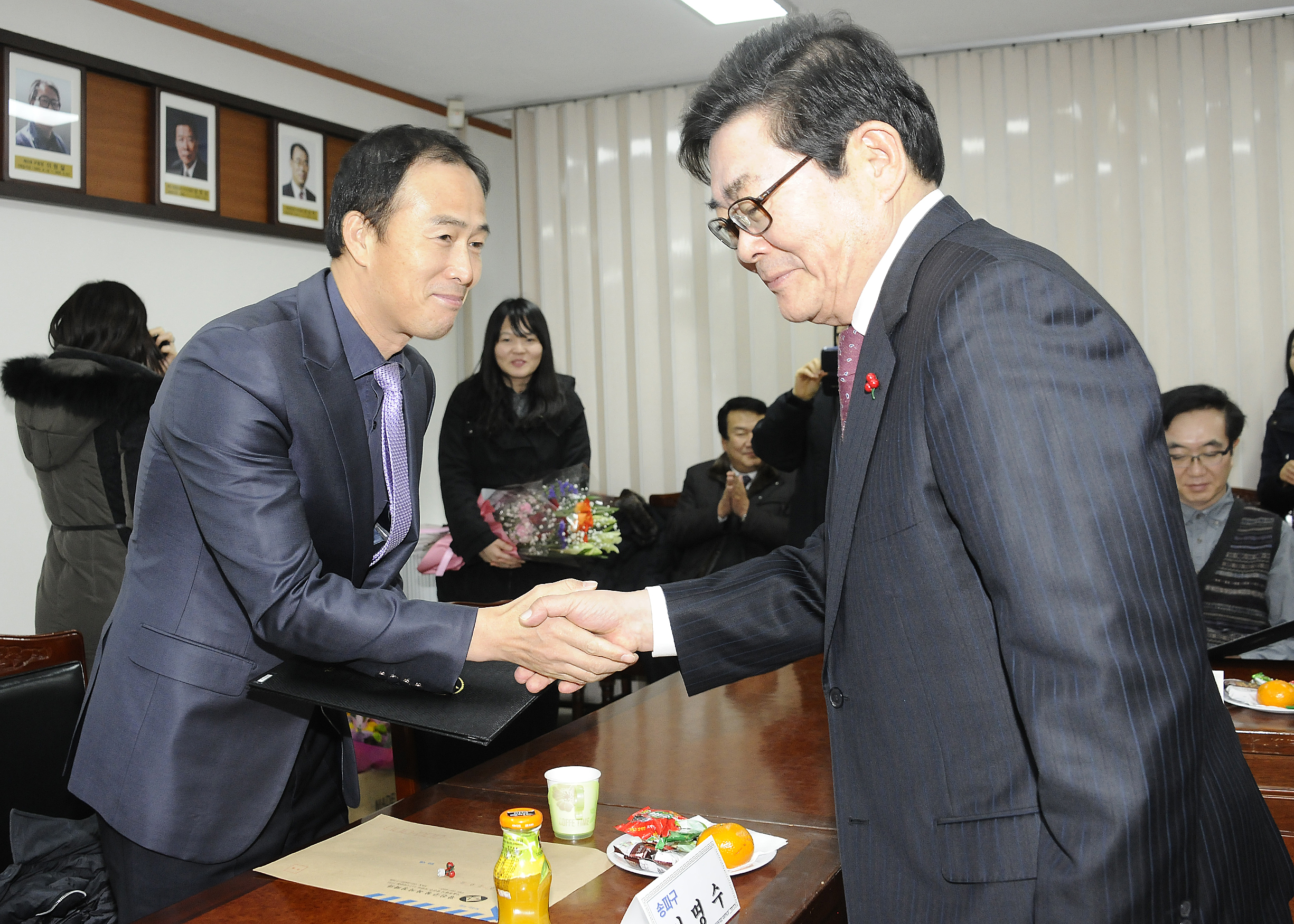 20141226-2014년 이웃돕기 우수후원자 감사장 전달식 111254.JPG