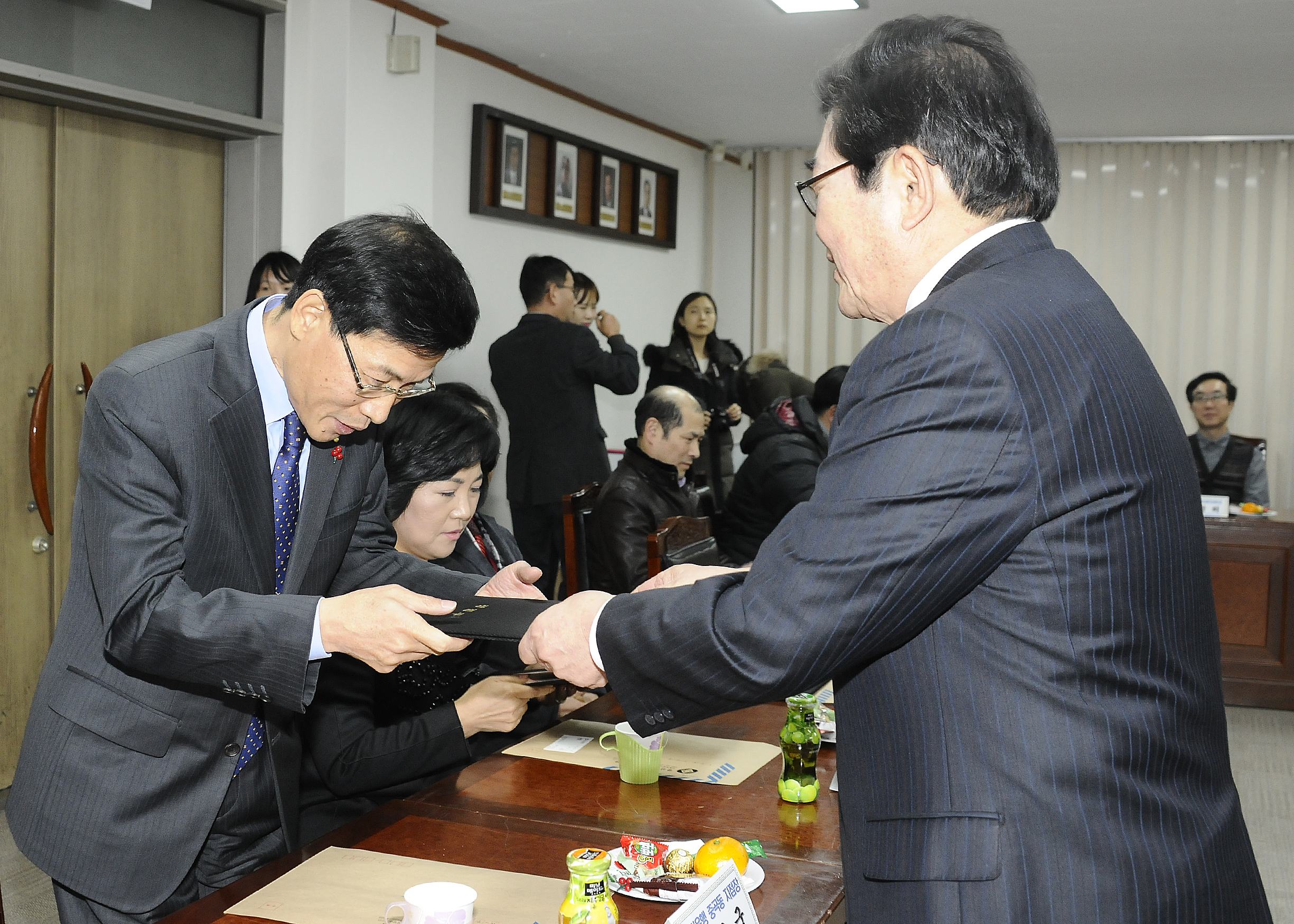 20141226-2014년 이웃돕기 우수후원자 감사장 전달식 111267.JPG