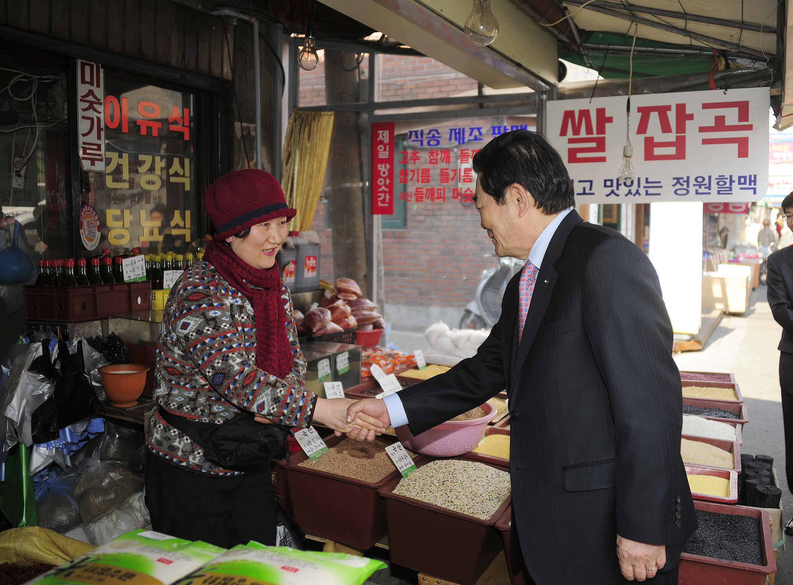20120222-화양제일 전통시장-상징조형물 설치 현장방문 50284.JPG