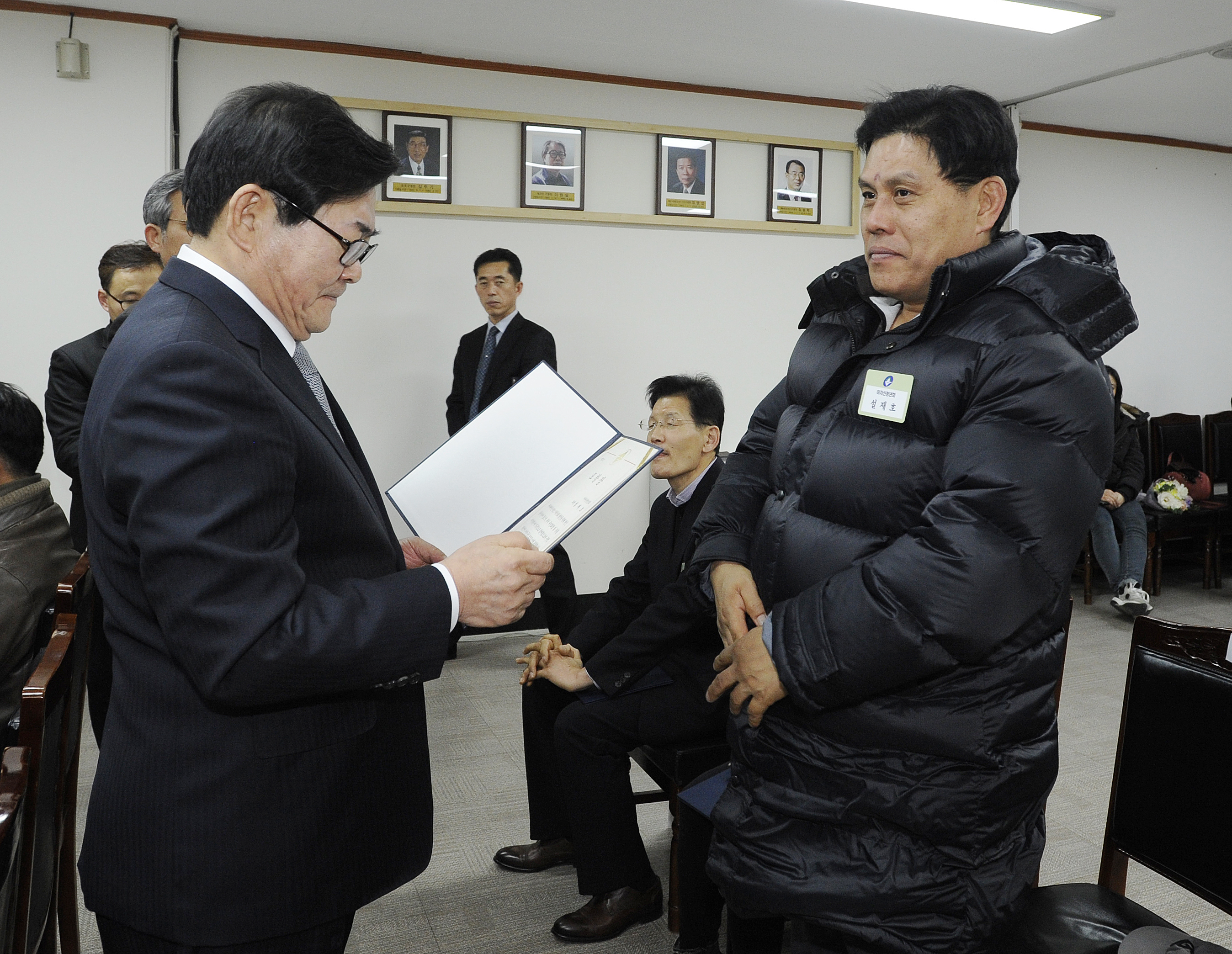 20160121-2016년 1월 정기구민표창수여 133251.JPG