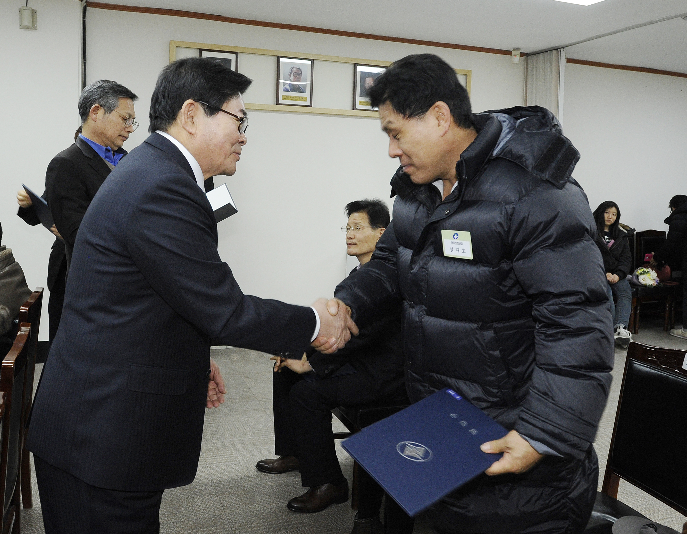 20160121-2016년 1월 정기구민표창수여 133253.JPG