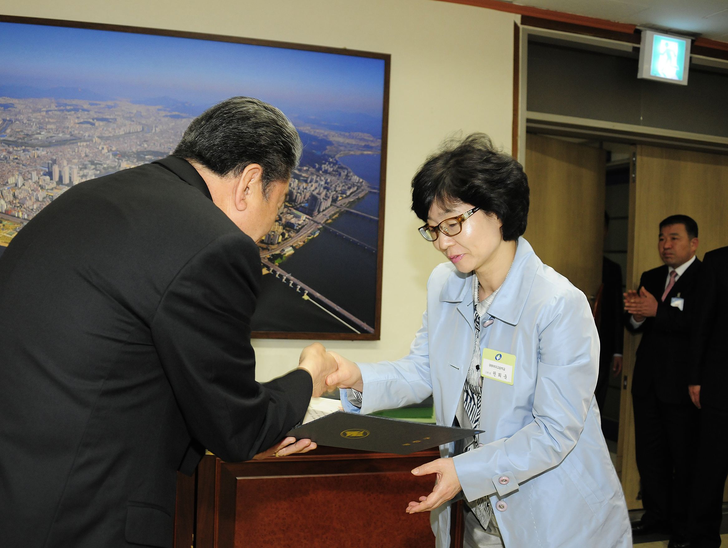 20120417-새마을 지도자 자녀장학생 장학금 수여 51789.JPG