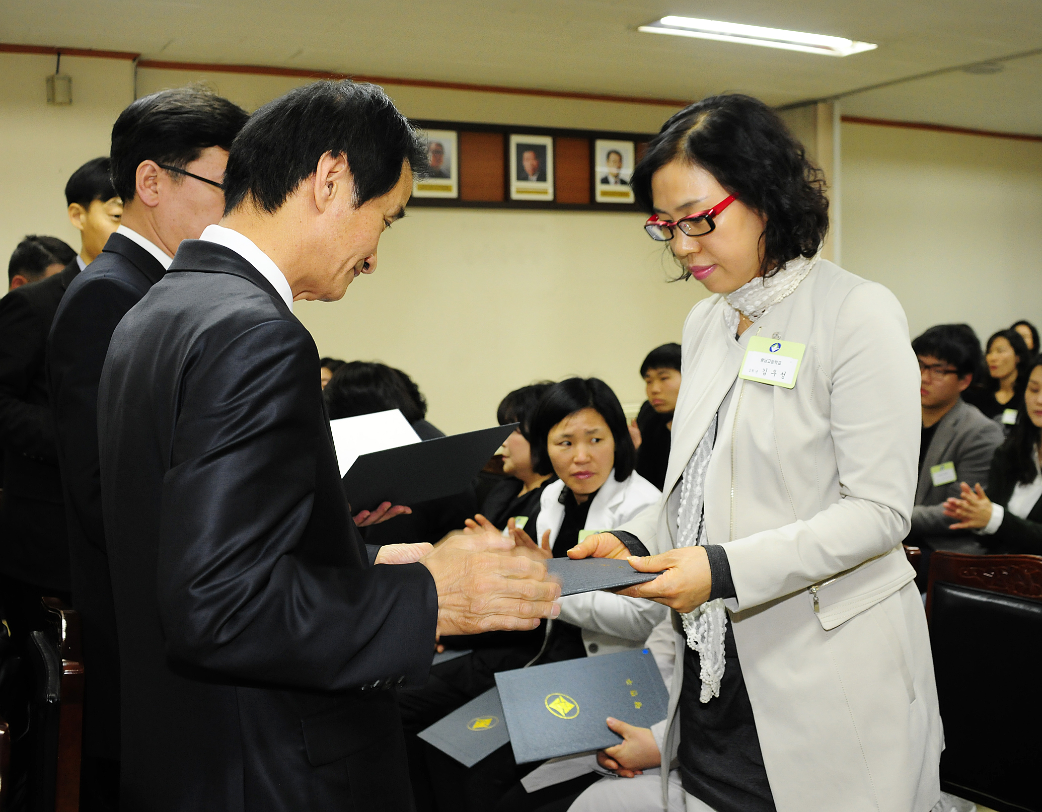 20120417-새마을 지도자 자녀장학생 장학금 수여 51844.JPG