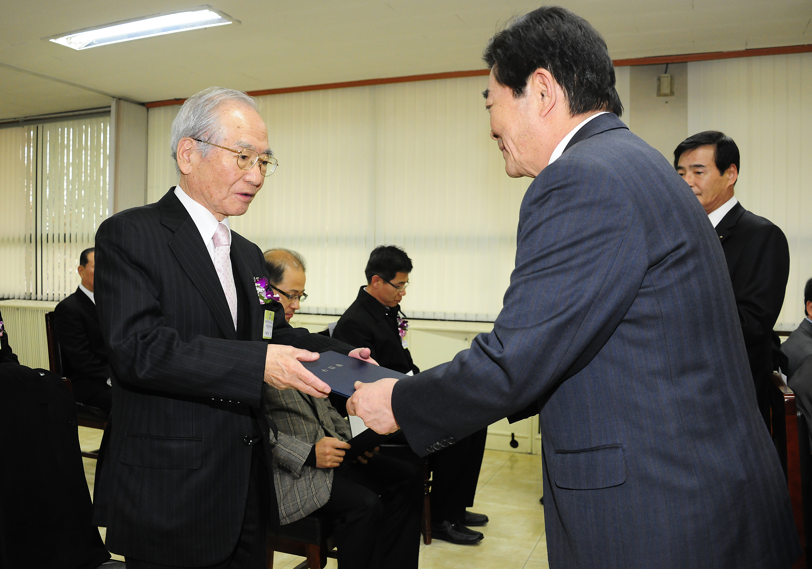 20120306-2012년 지방세 성실납세자 표창 50572.JPG