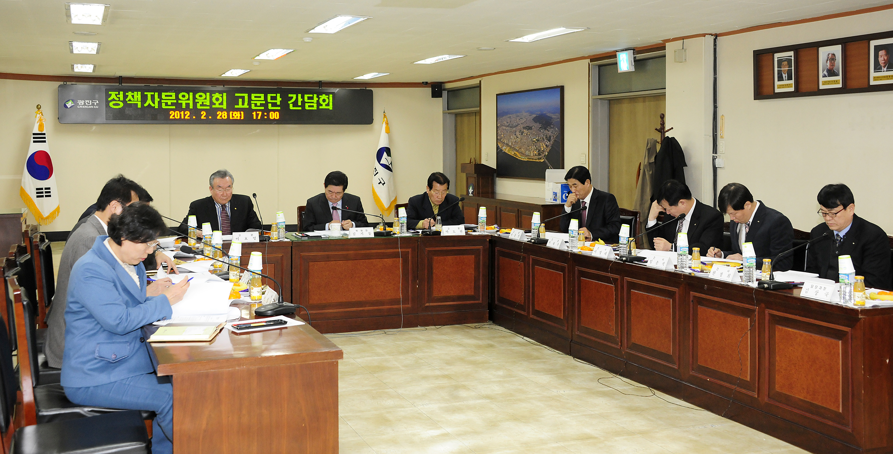 20120228-정책자문위원회 고문단 간담회 50389.JPG