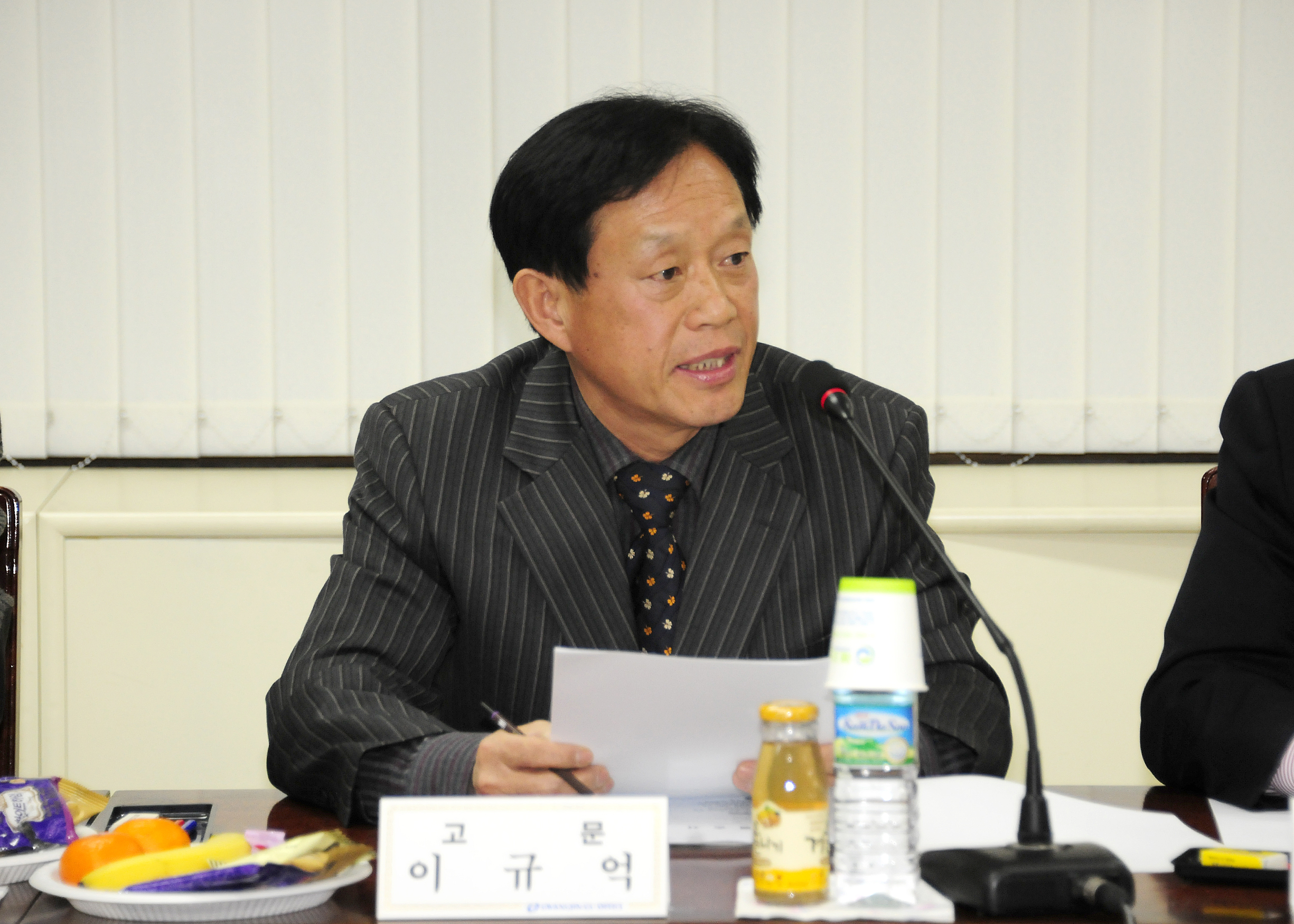 20120228-정책자문위원회 고문단 간담회 50395.JPG