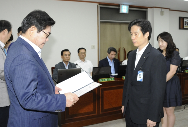 20140828-구동확대간부회의 우수공무원 표창 수여