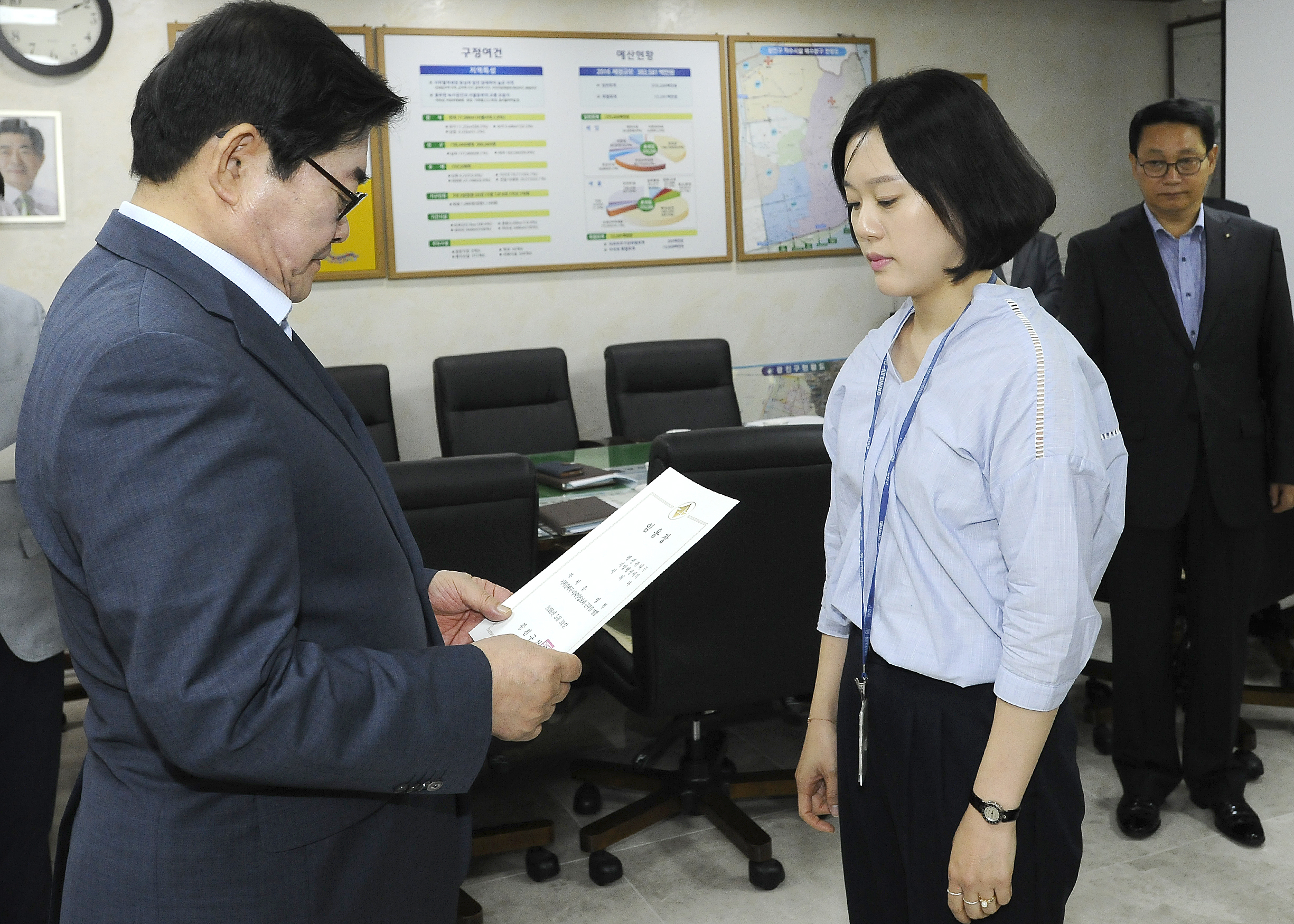 20160530-발령장 수여 138666.JPG