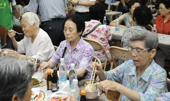 20130717-어르신 사랑의 삼계탕 드리기
